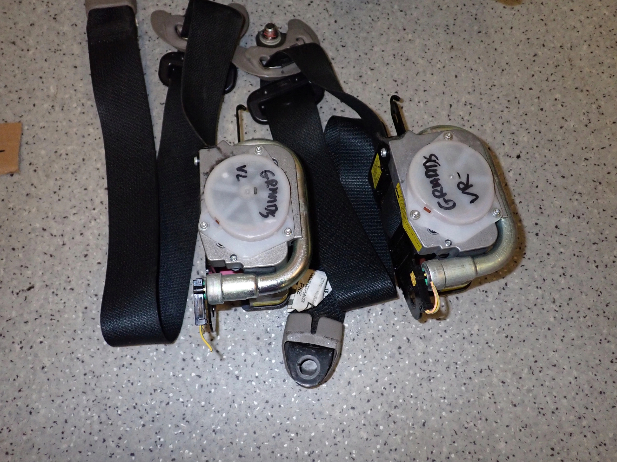 mitsubishi GRANDIS 03-11 Подушки европа