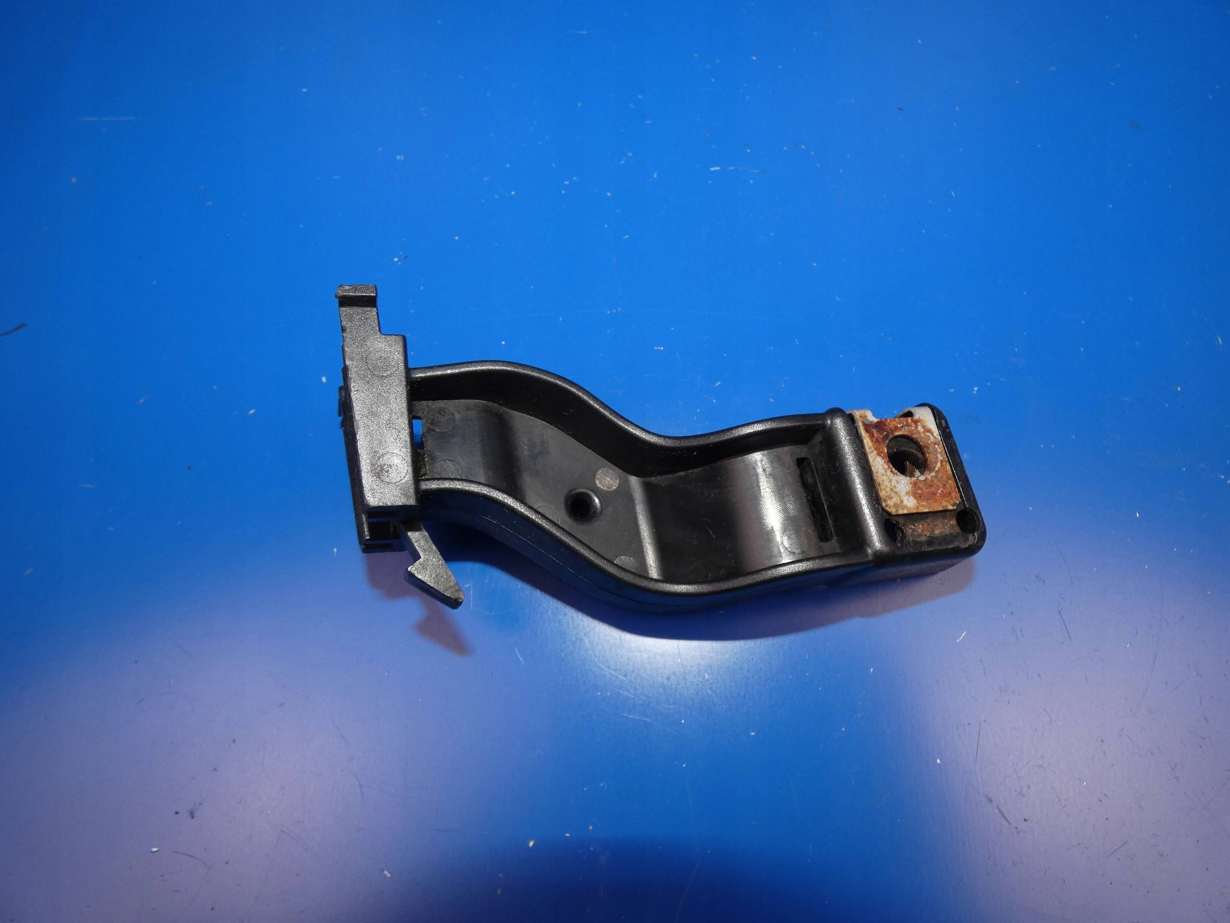 MERCEDES CLS W218 holder support bracket ZDERZKA left rear part rear