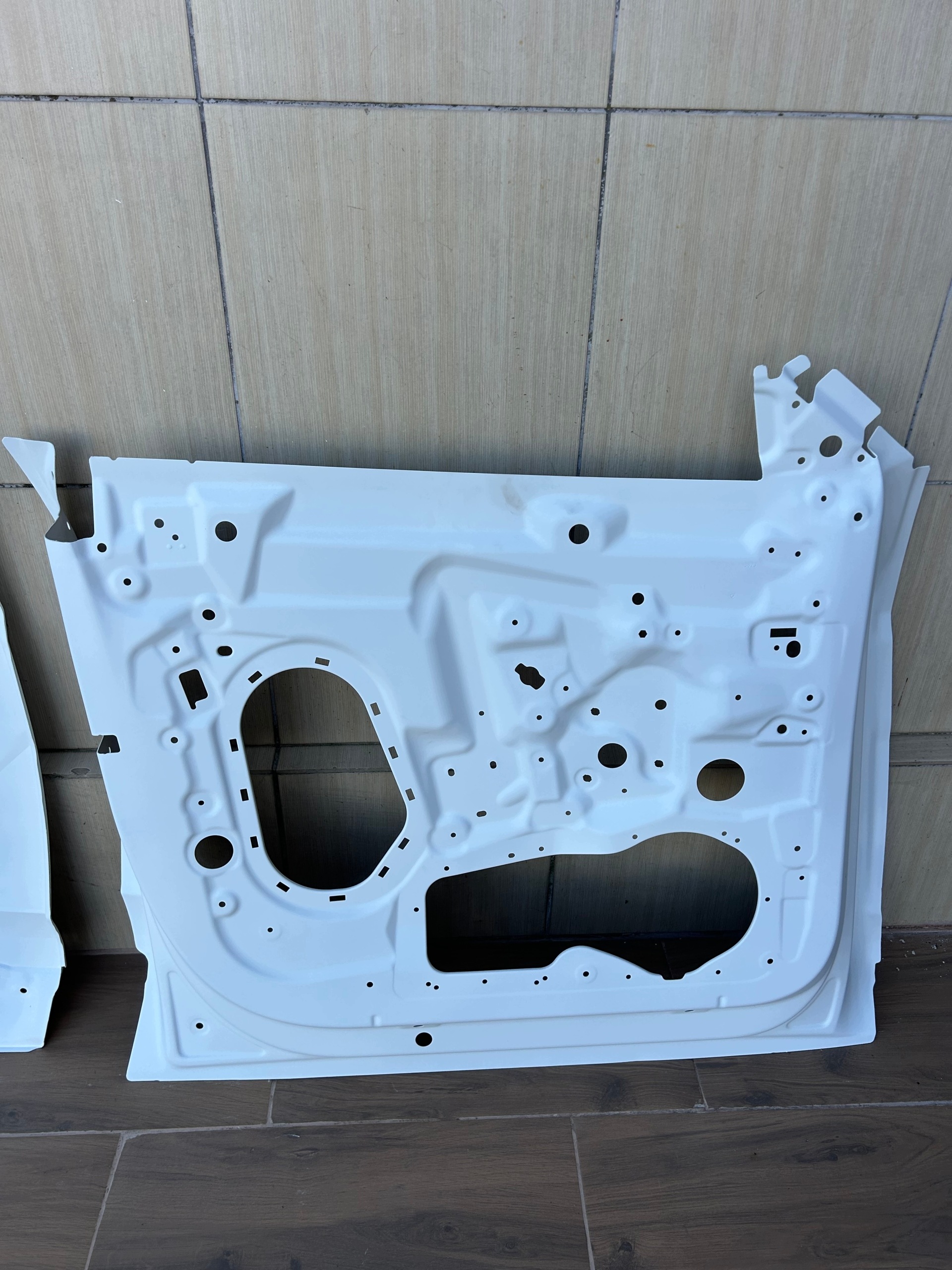 Lamborghini Urus side door front left, Left Door