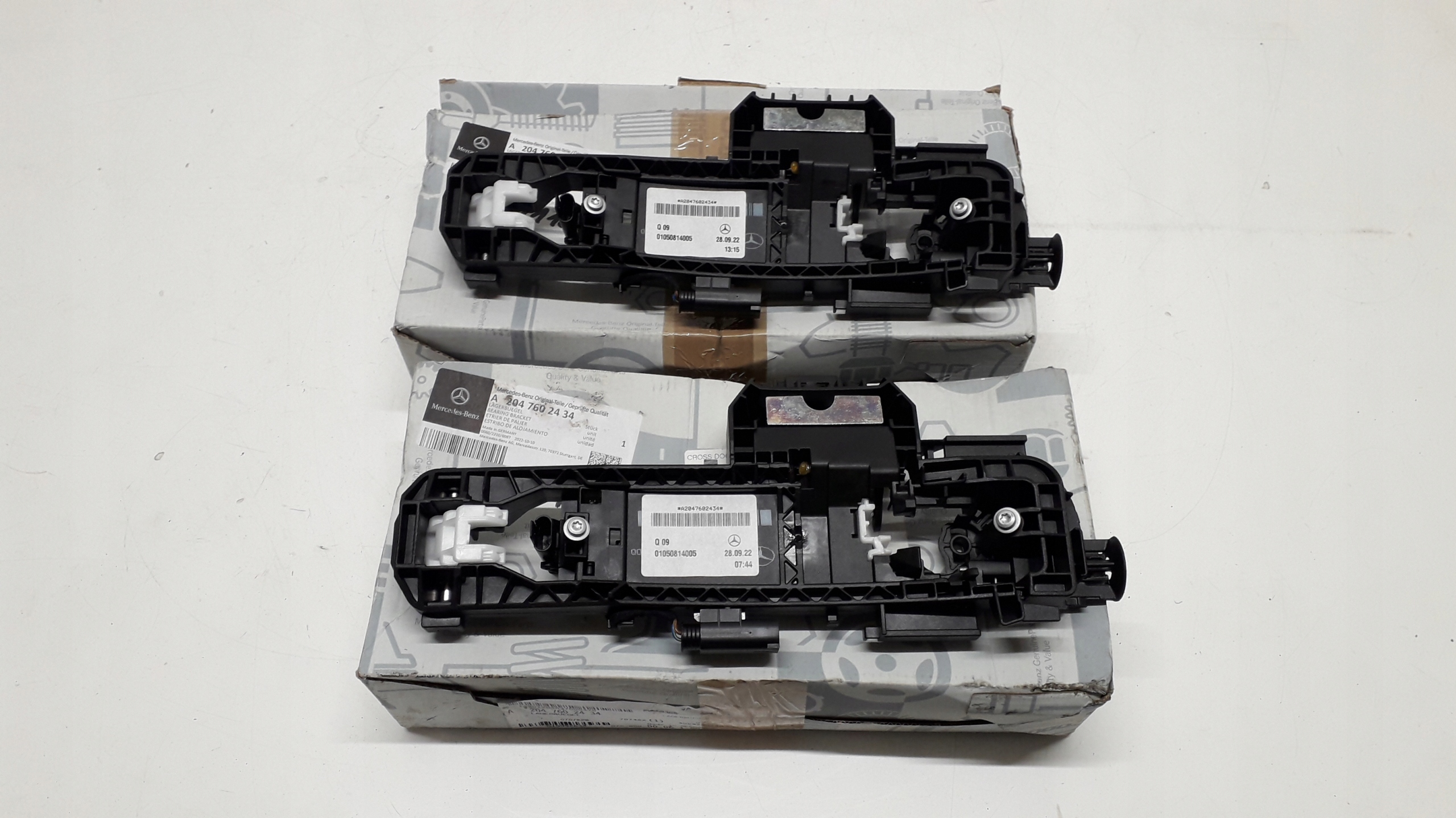 MERCEDES MOCOWANIE KLAMKI PRAWE A2047602434 NOWE