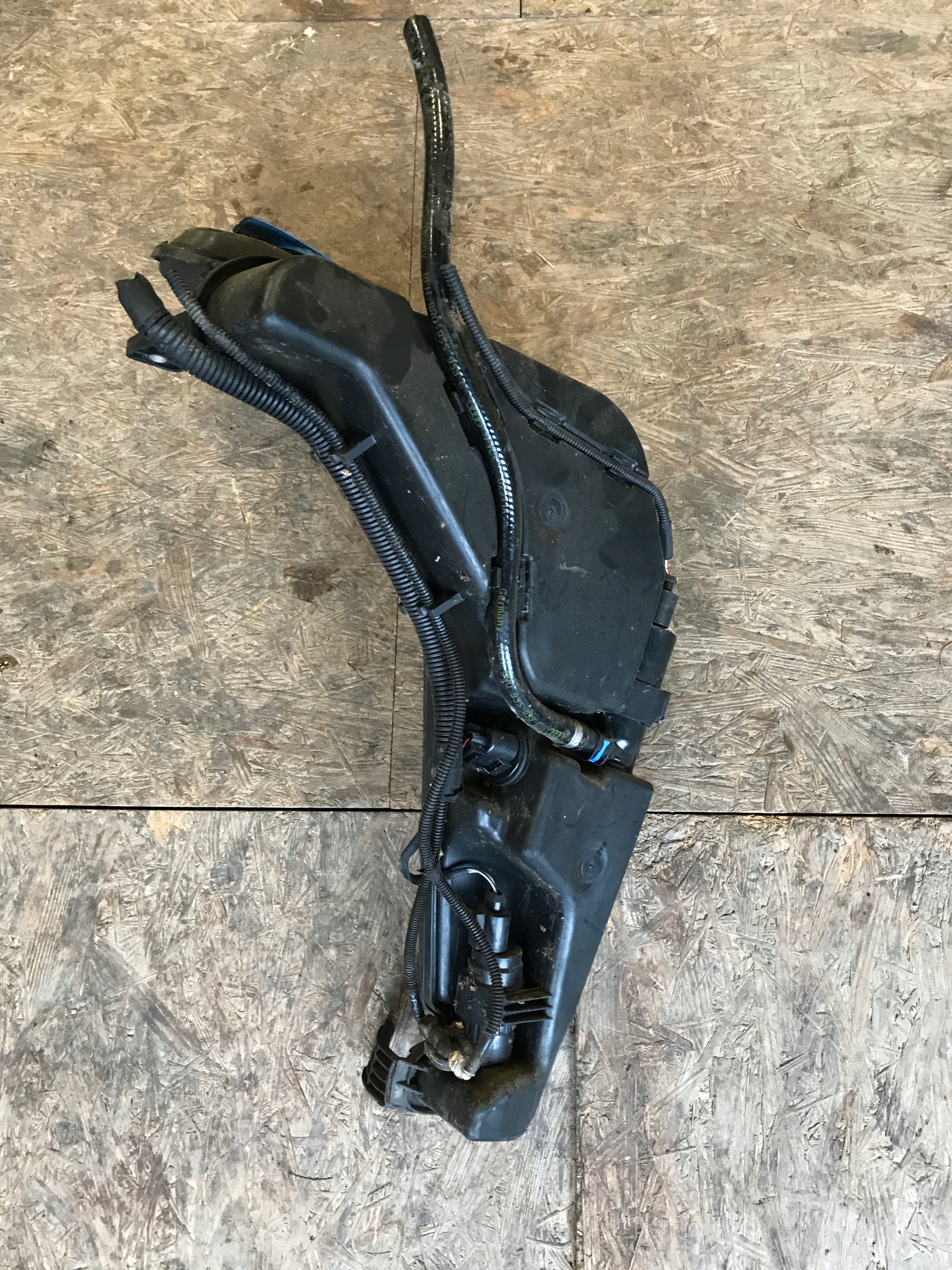 washer fluid tank AUDI Q5 8R0955453B