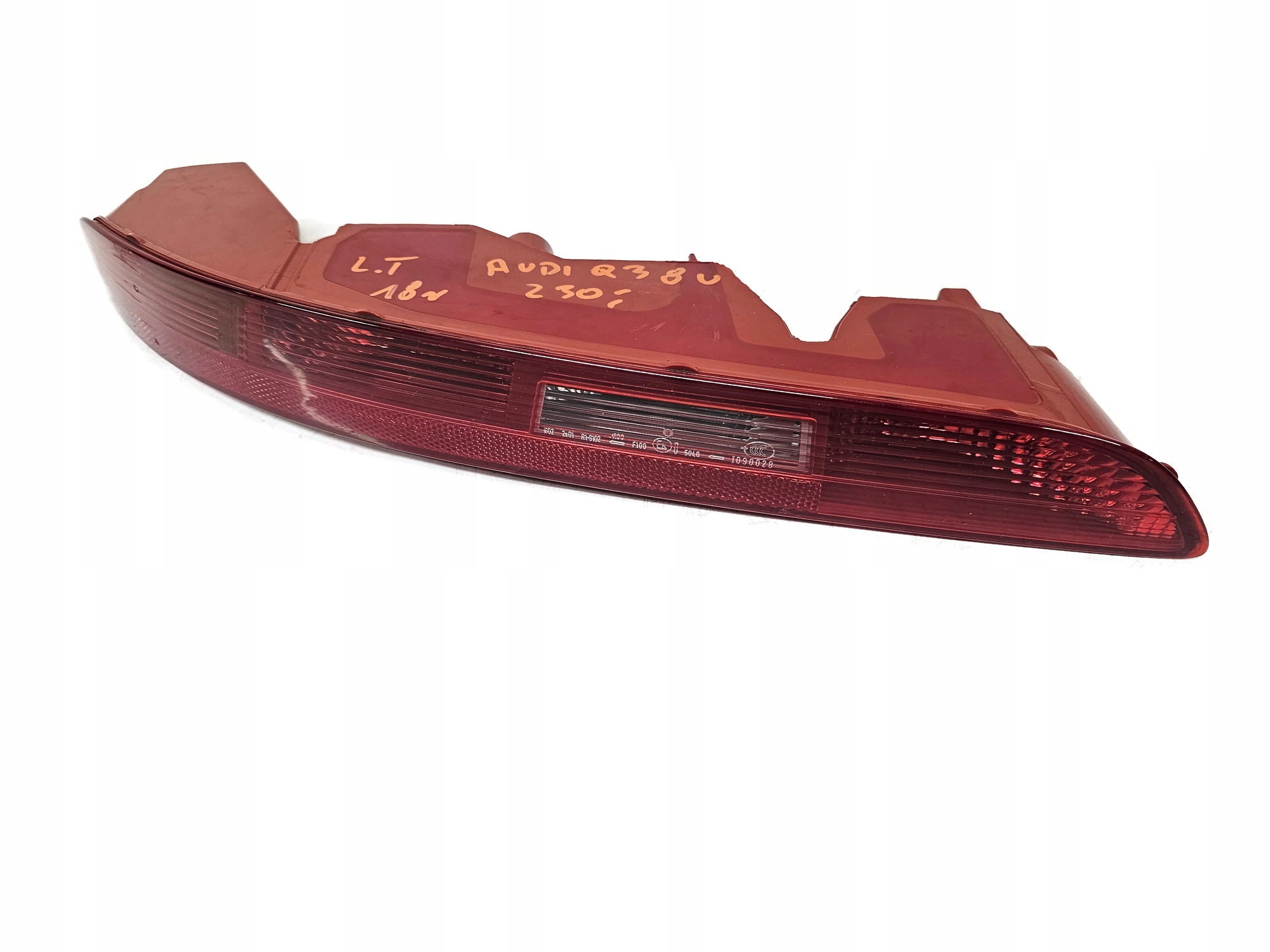 AUDI Q3u0 18r ФАРА ЛІВА ЗАДНЯ ЗАД. В ZDERZAKu0945095