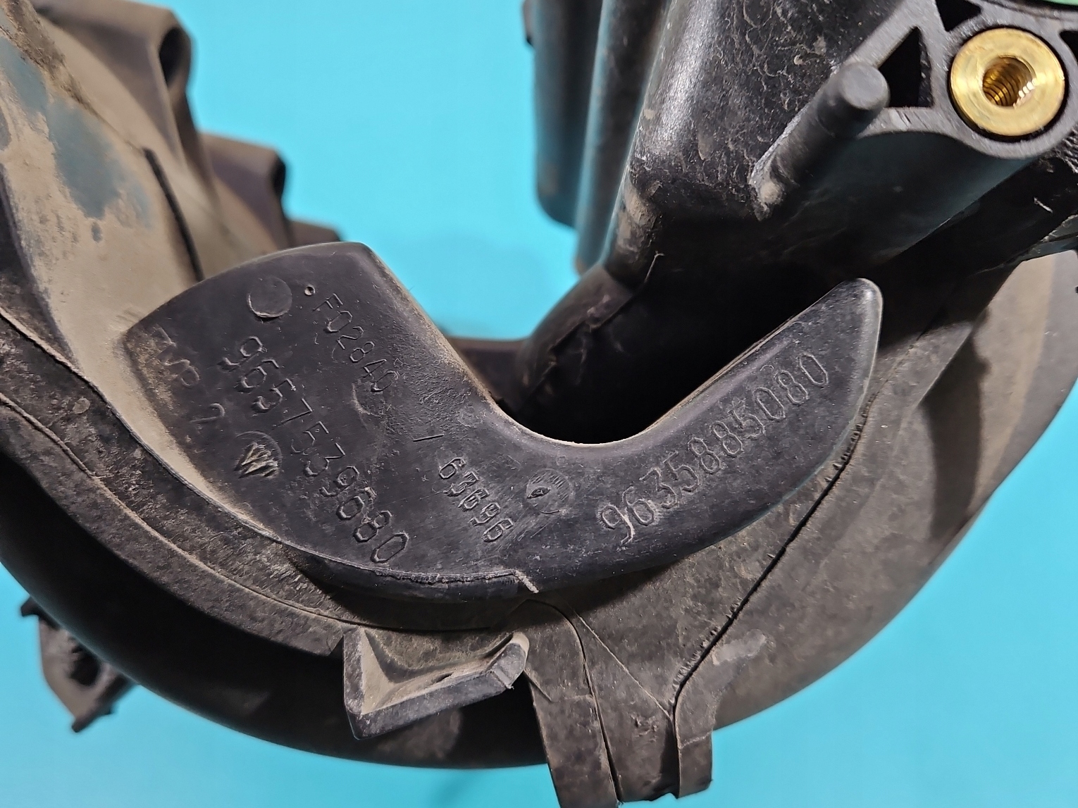 коллектор Впускный peugeot 301 1,6 16V 9657539680 9635885080