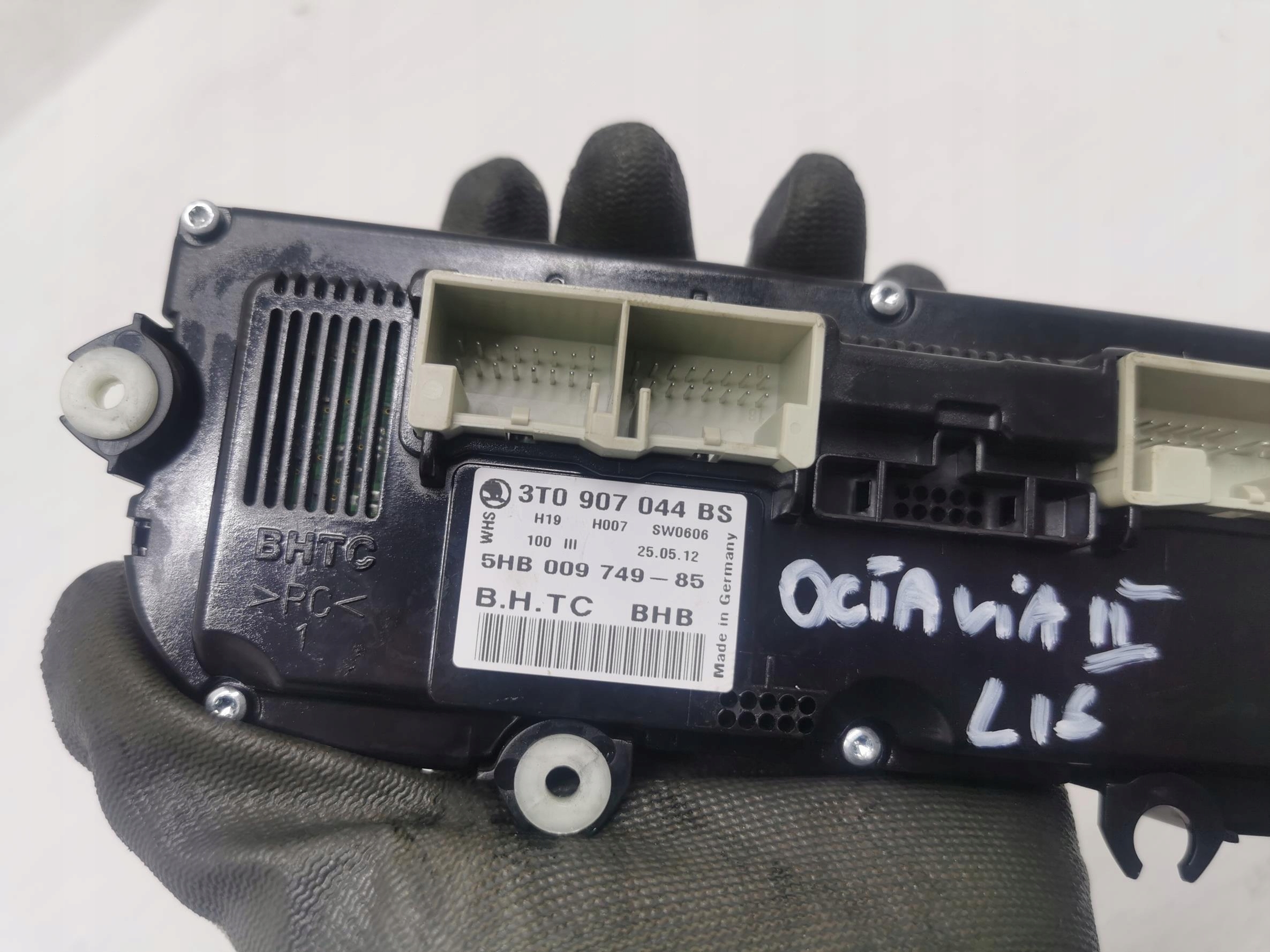 Unite commande clima SKODA OCTAVIA II 3T0907044BS