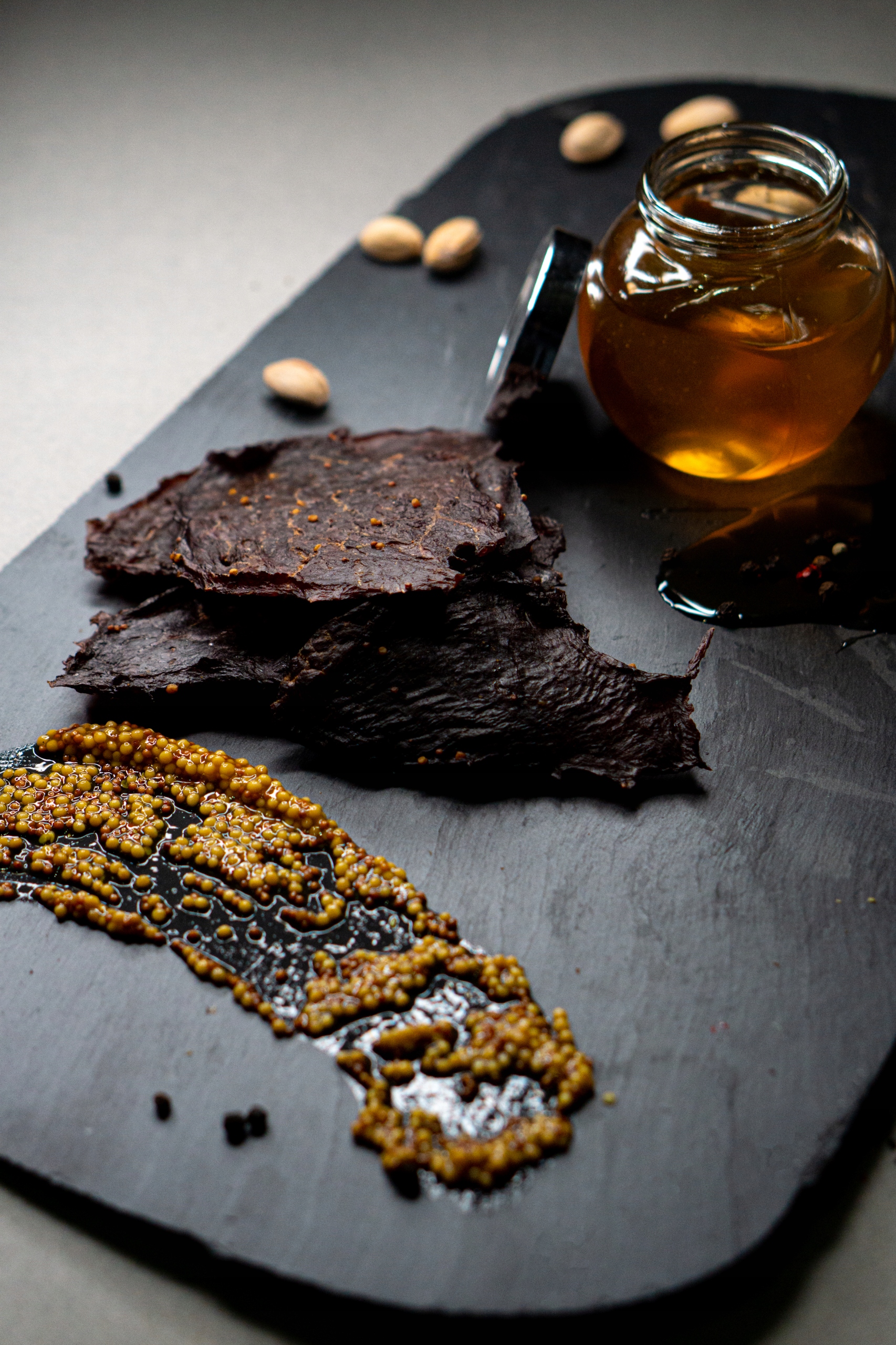 Jerky sušené hovězí maso s příchutí medu Hořčice 500 g Meat