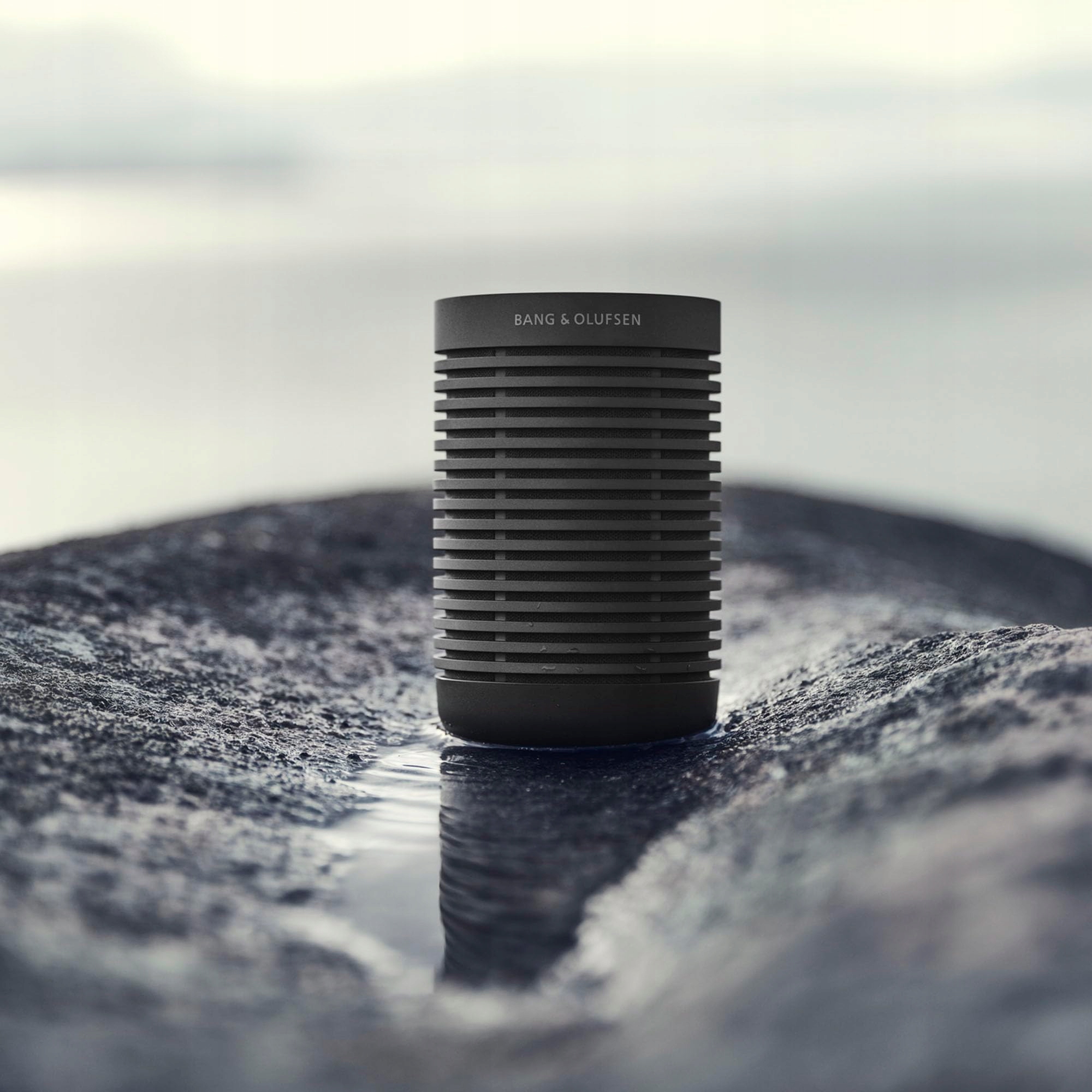 BANG & OLUFSEN Beosound Explore Waterproof Bluetooth Speaker 27h Battery — miniatura 3