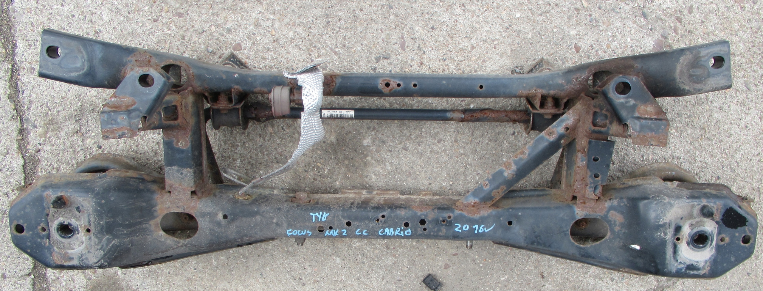 FOCUS MK2 CABRIO BELKA ZAWIESZENIA TYŁ TYLNA