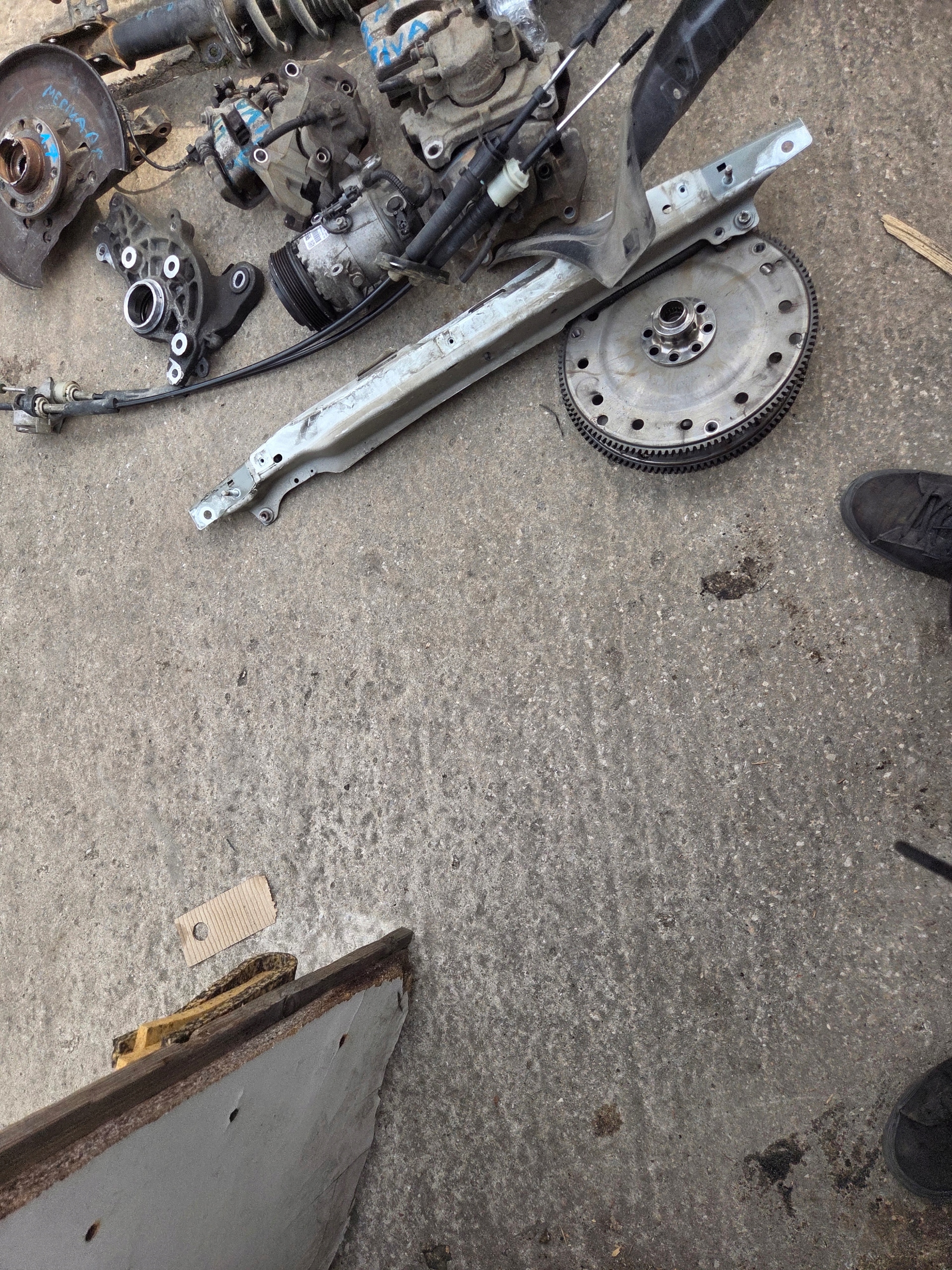 supporto FLANSZA REDUKTORA OPEL MOKKA 40087869