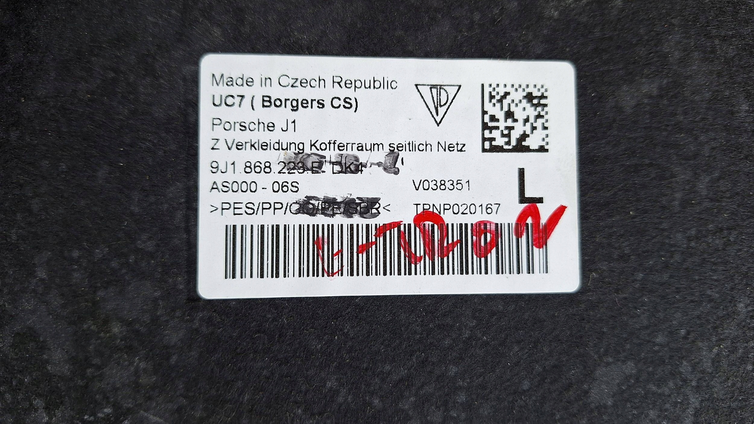 boot upholstery left 9J1868223E PORSCHE TAYCAN 1 AUDI E-TRON GT