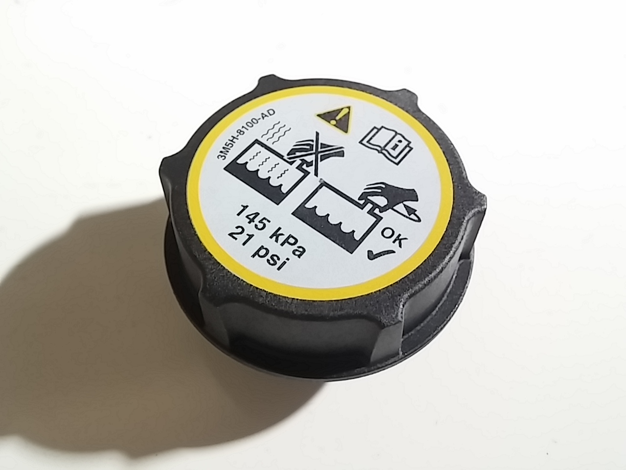 Volvo XC60 XC90 zátka chladicí kapaliny Oe 30680002