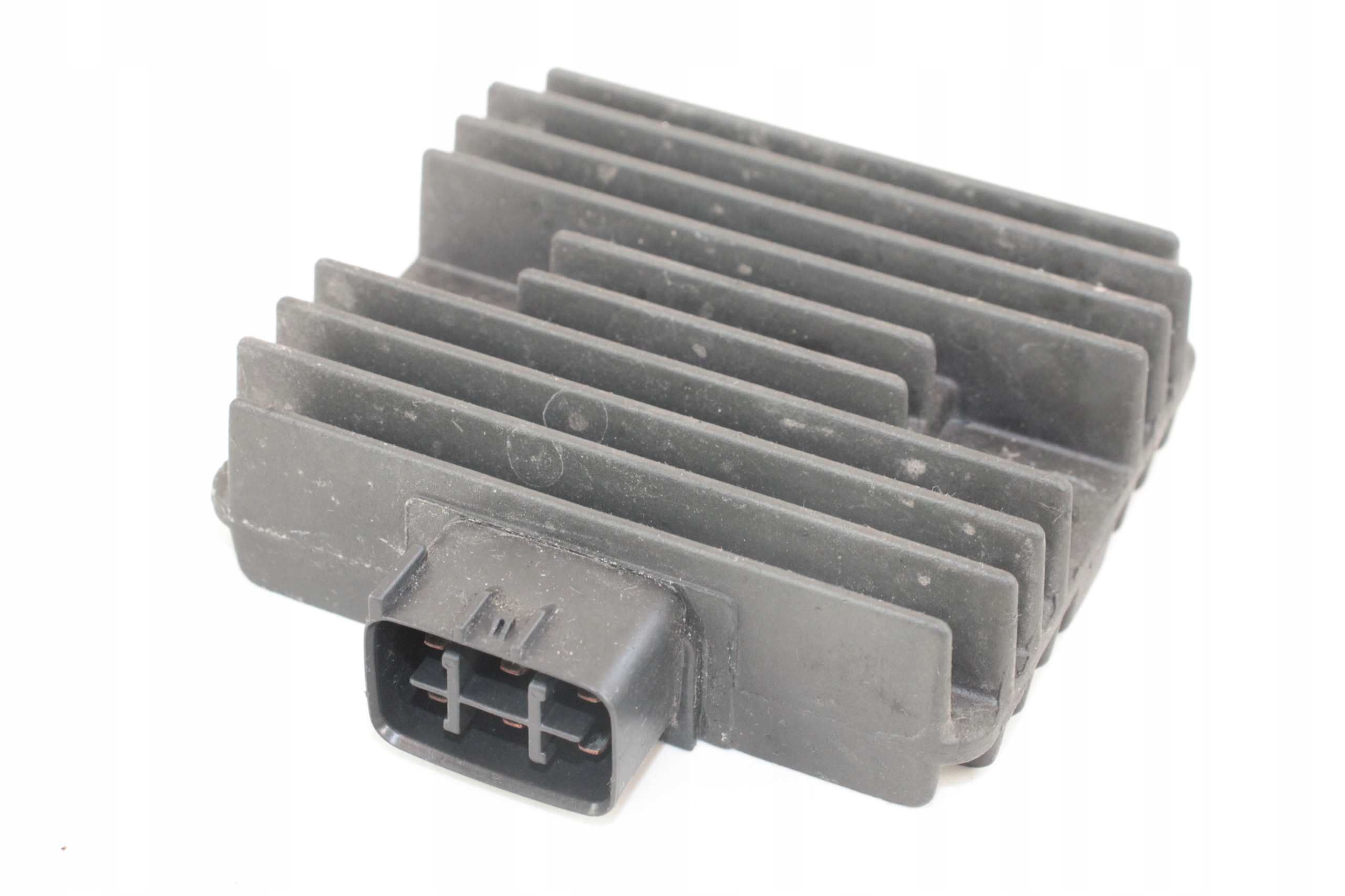 SUZUKI GSX 1400 01-08 REGULATOR NAPIĘCIA