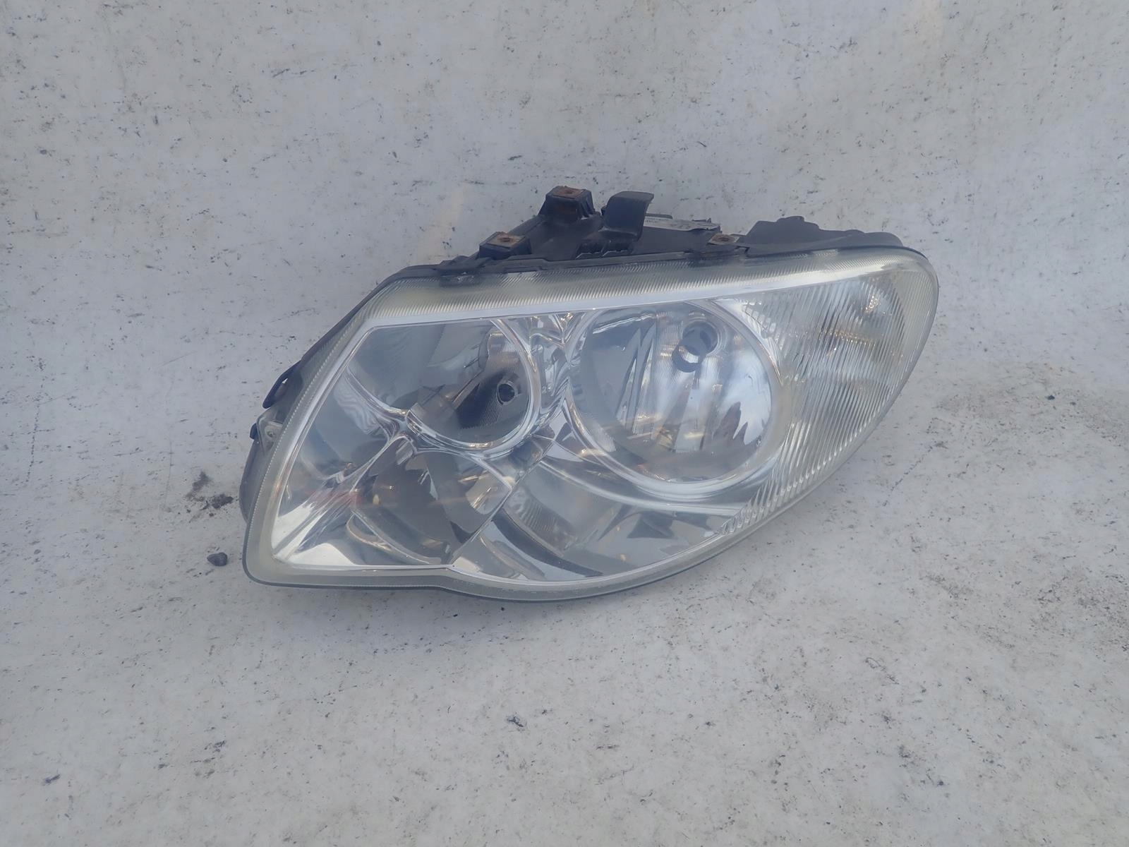 CHRYSLER VOYAGER IV 4 LIFT 05-07 light front left