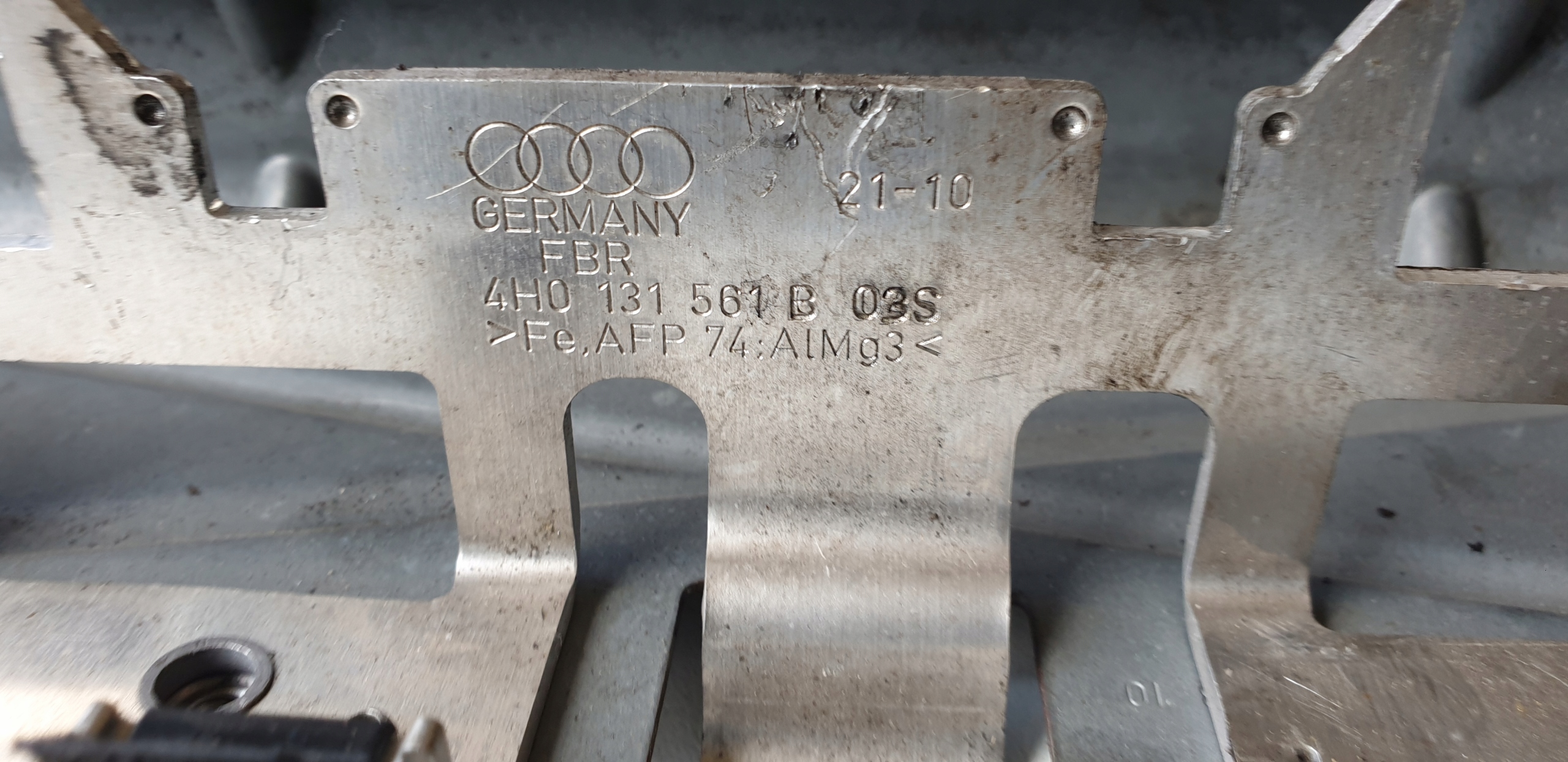 console holder header pipe bracket AUDI A8 D4 4H0 4.2 TDI OE