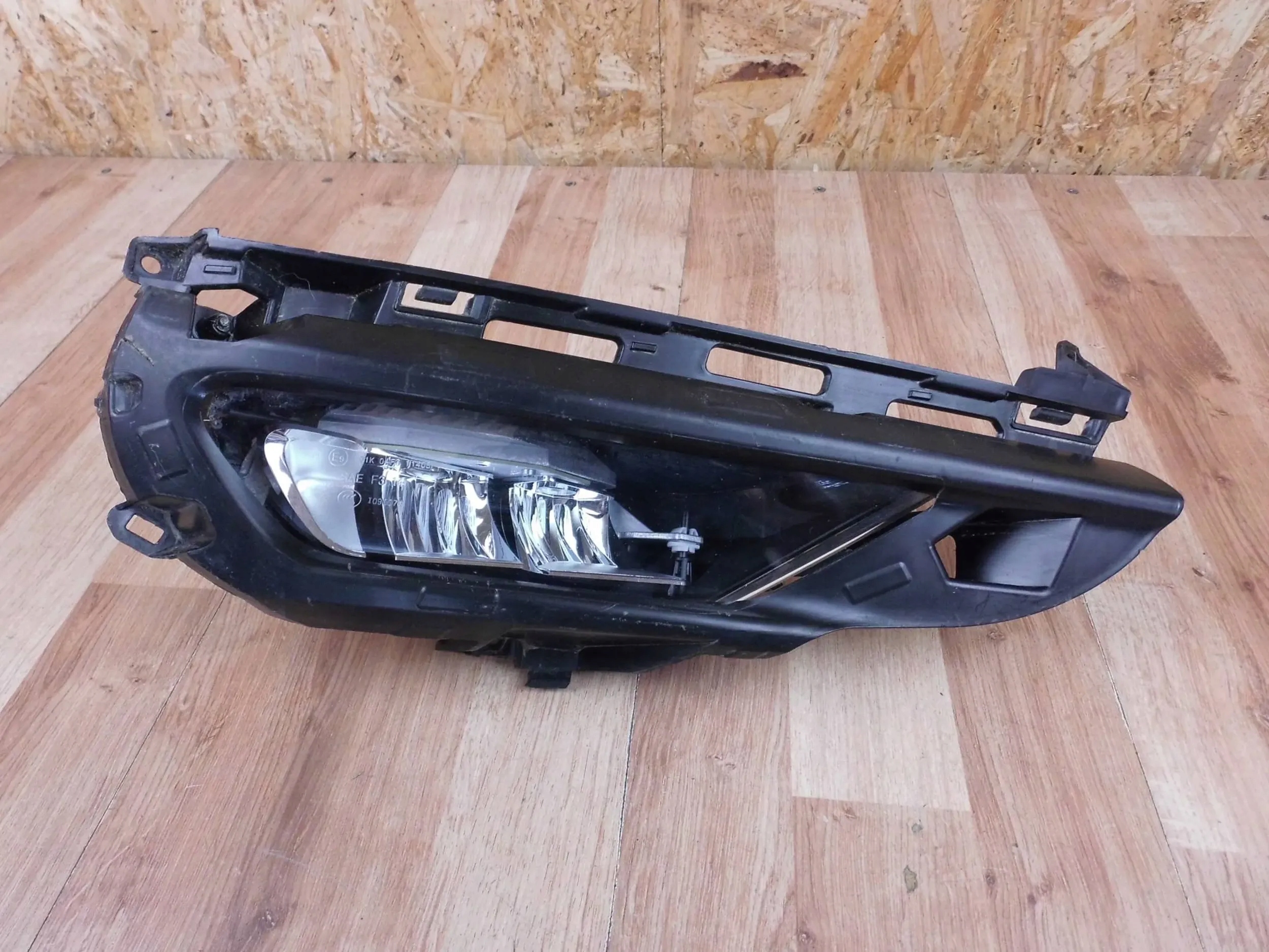 Volvo XC60 II fog light right LED light frame 32337365