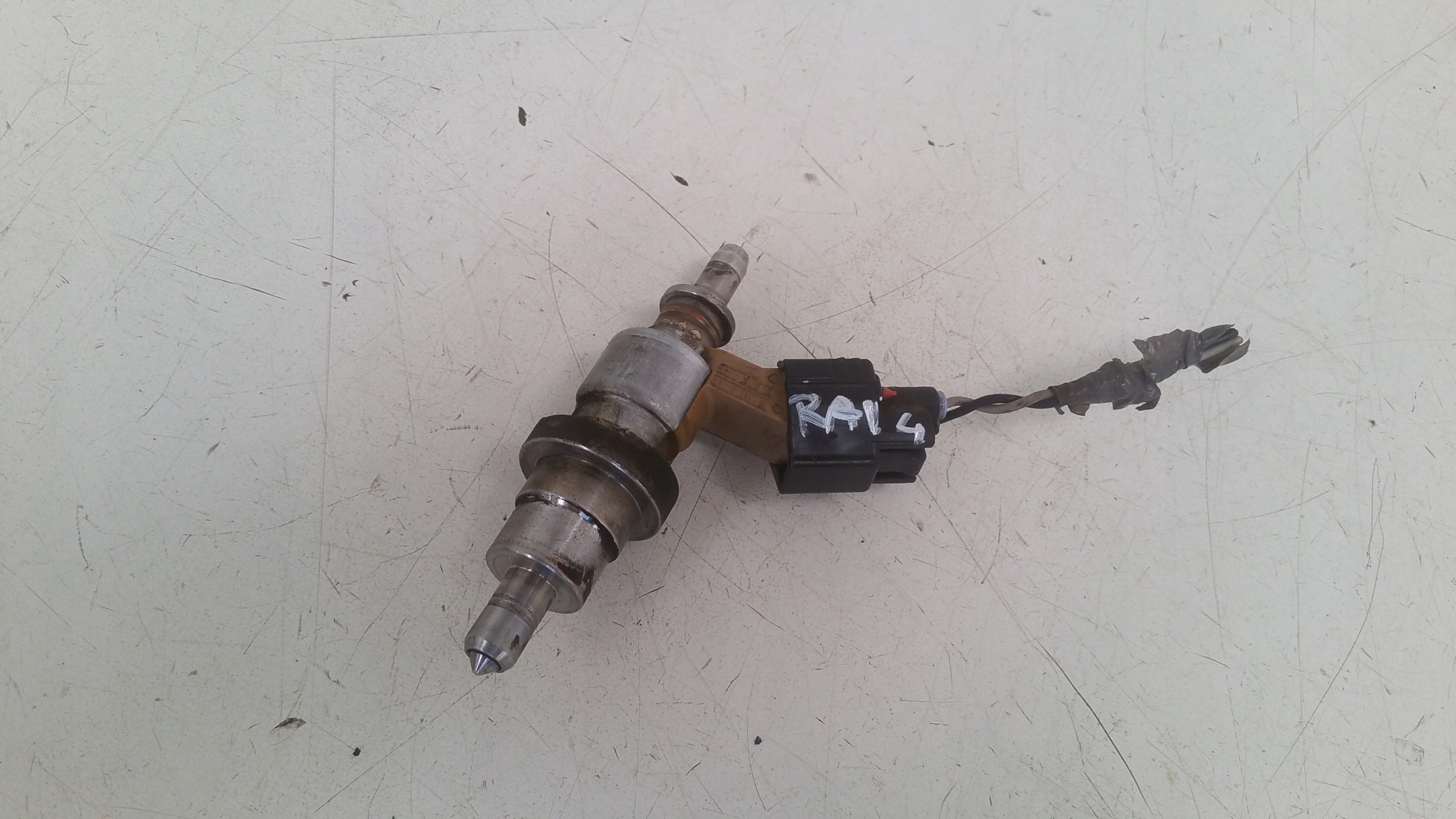 Piaty injector 2,2 D4D 003127F Toyota RAV4