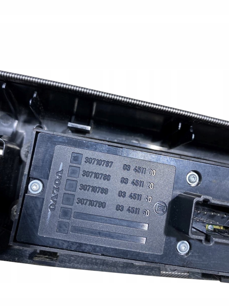 PANEL okna levý předek VOLVO V50 2.0 D 30710787