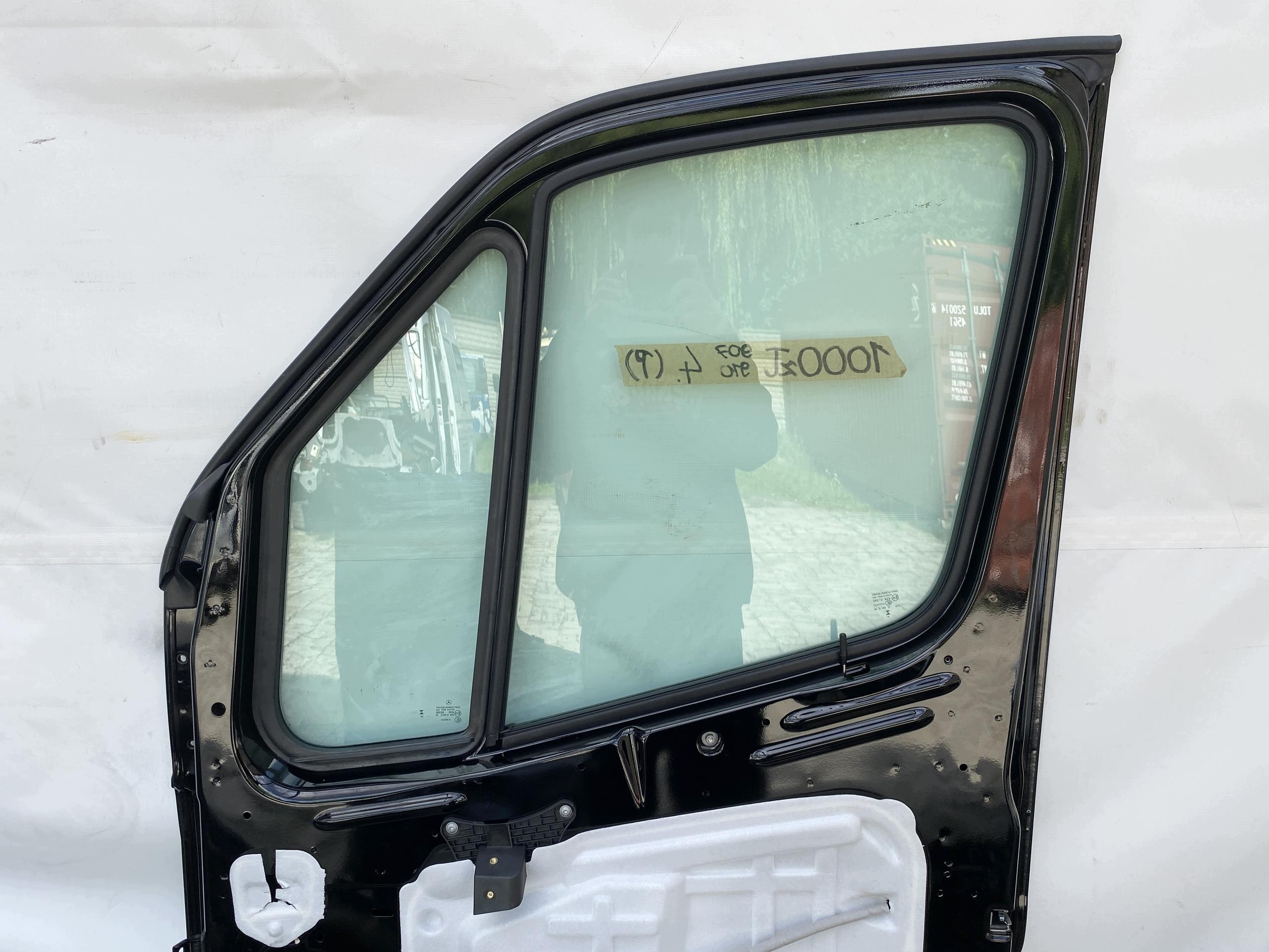 SPRINTER 907 910 17- door front right black, ORYGINALNE right front