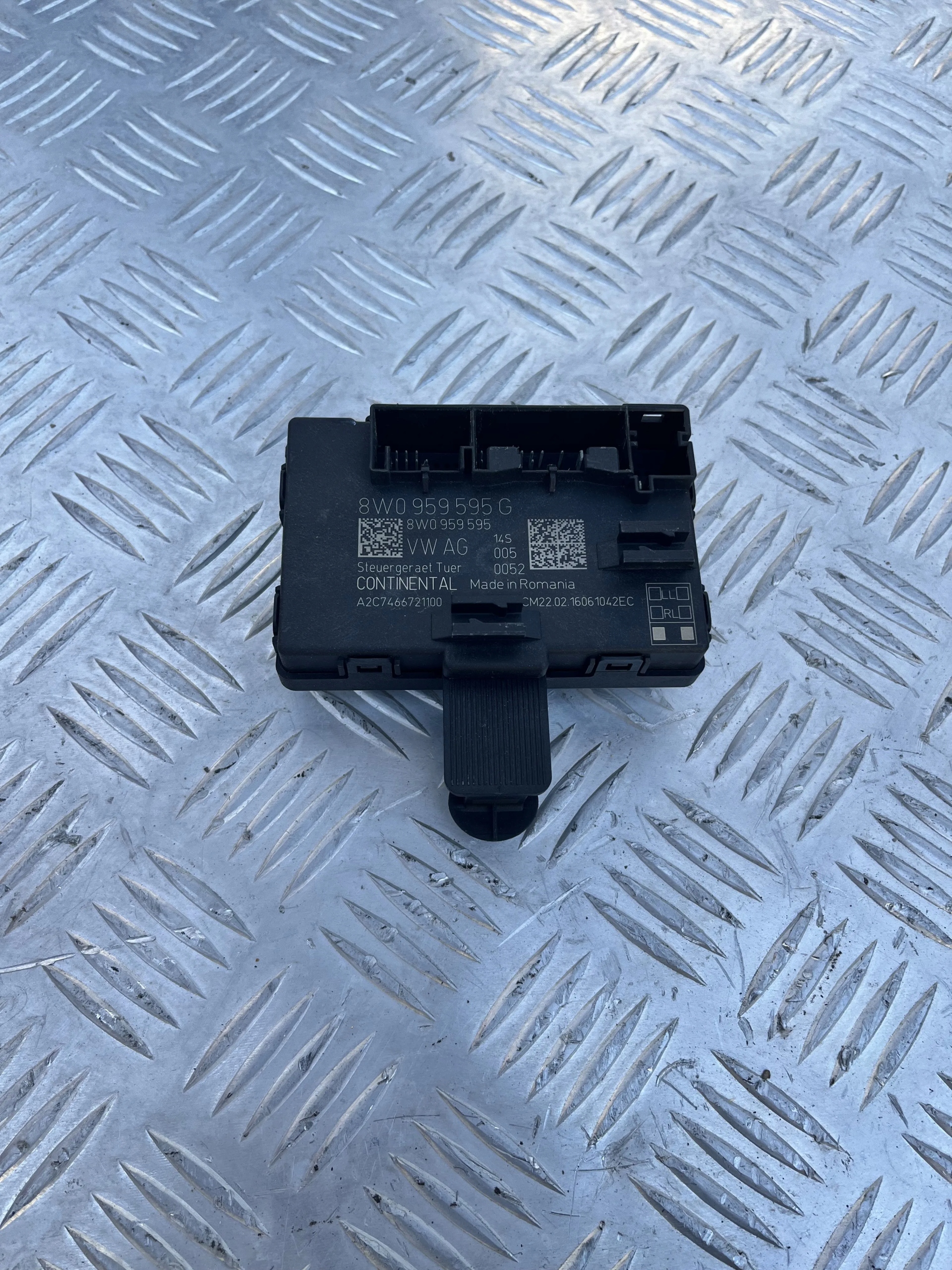 MODUŁ STEROWNIK DRZWI AUDI A4 B9 15- 8W0959595G