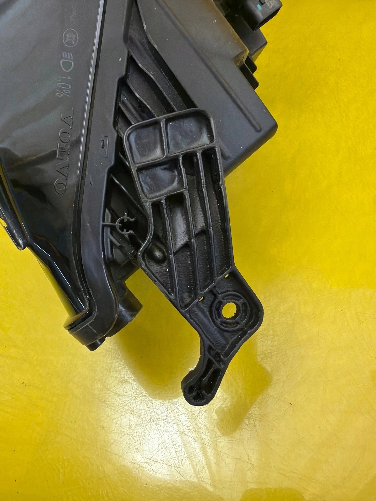 light left front Volvo EX30 Full Led 80000401