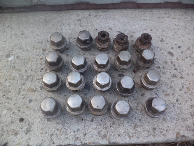 Діскавері II гайки колісні болти комплект JASLO