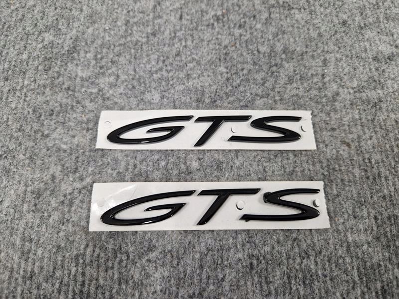PORSCHE CAYENNE GTS 9Y0 9Y0853605 EMBLEMAT ZNACZEK LOGO NAPIS NOWY ORYGINAŁ