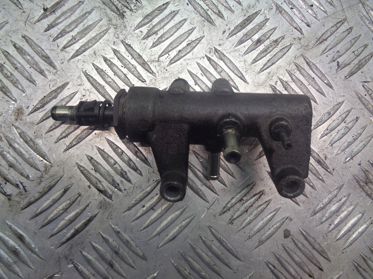 ROZDZIELACZ PALIWA OPEL ZAFIRA B 1.9 CDTI 55203803