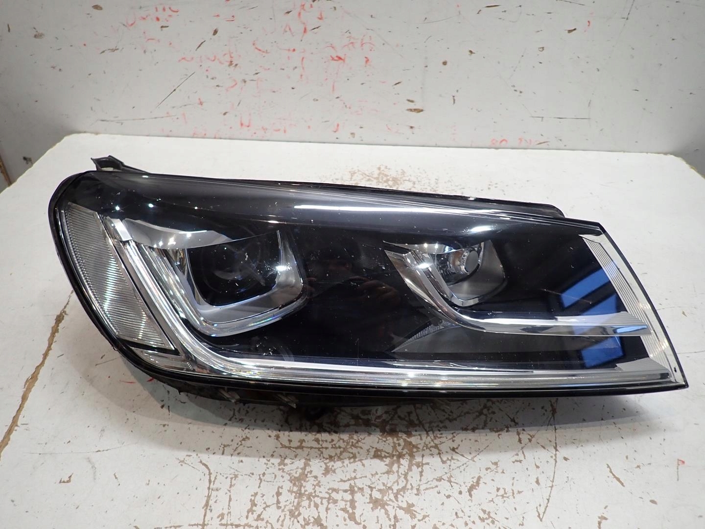 light front front right VW TOUAREG II LIFT 2014- BI-XENON