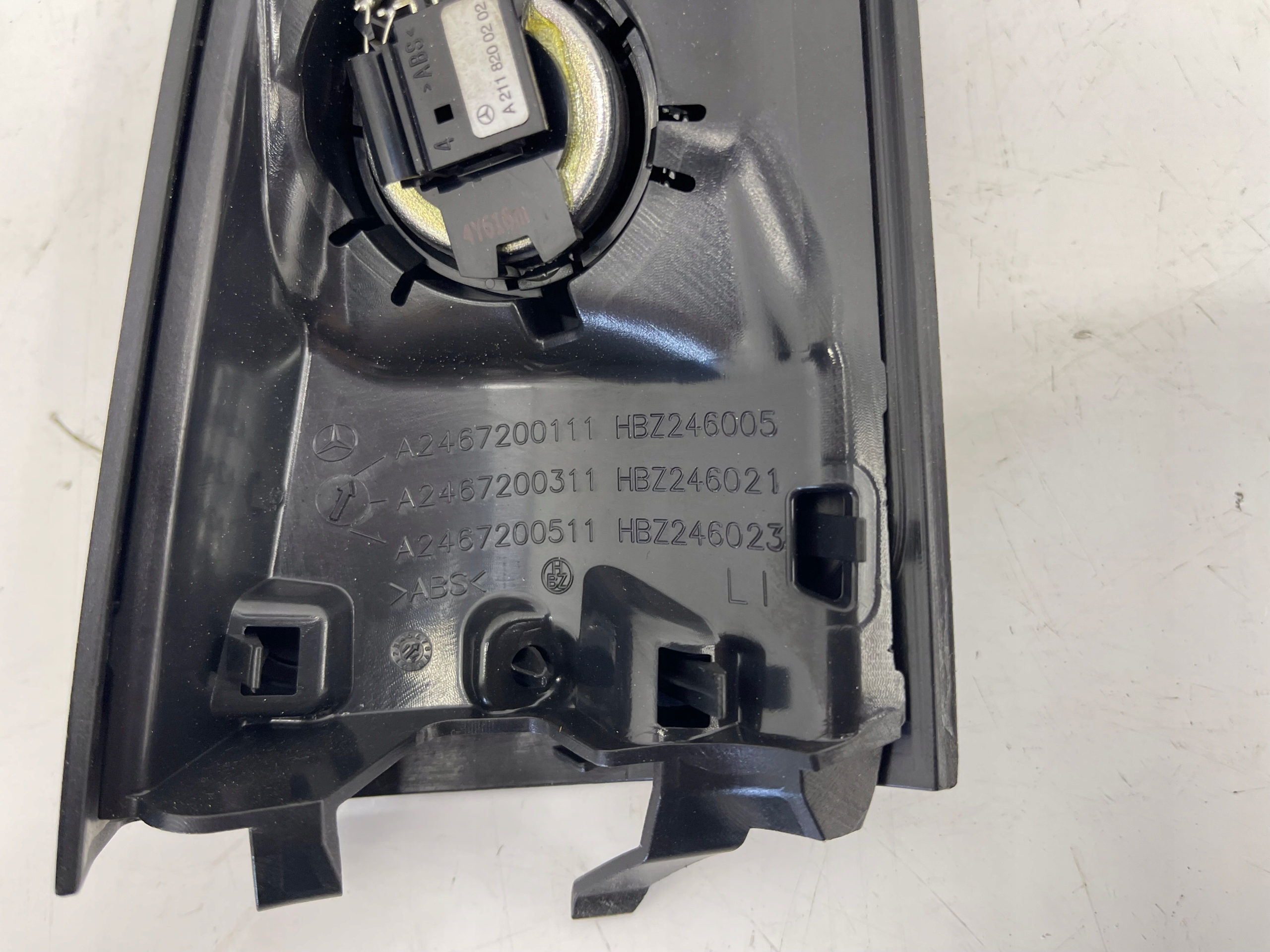MERCEDES B KLASA W246 covering speaker right front front A2467200211