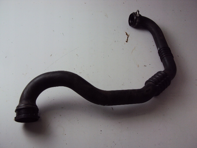 8200273825 - ТРУБА ІНТЕРКУЛЕРА RENAULT TRAFIC II 1.9 D