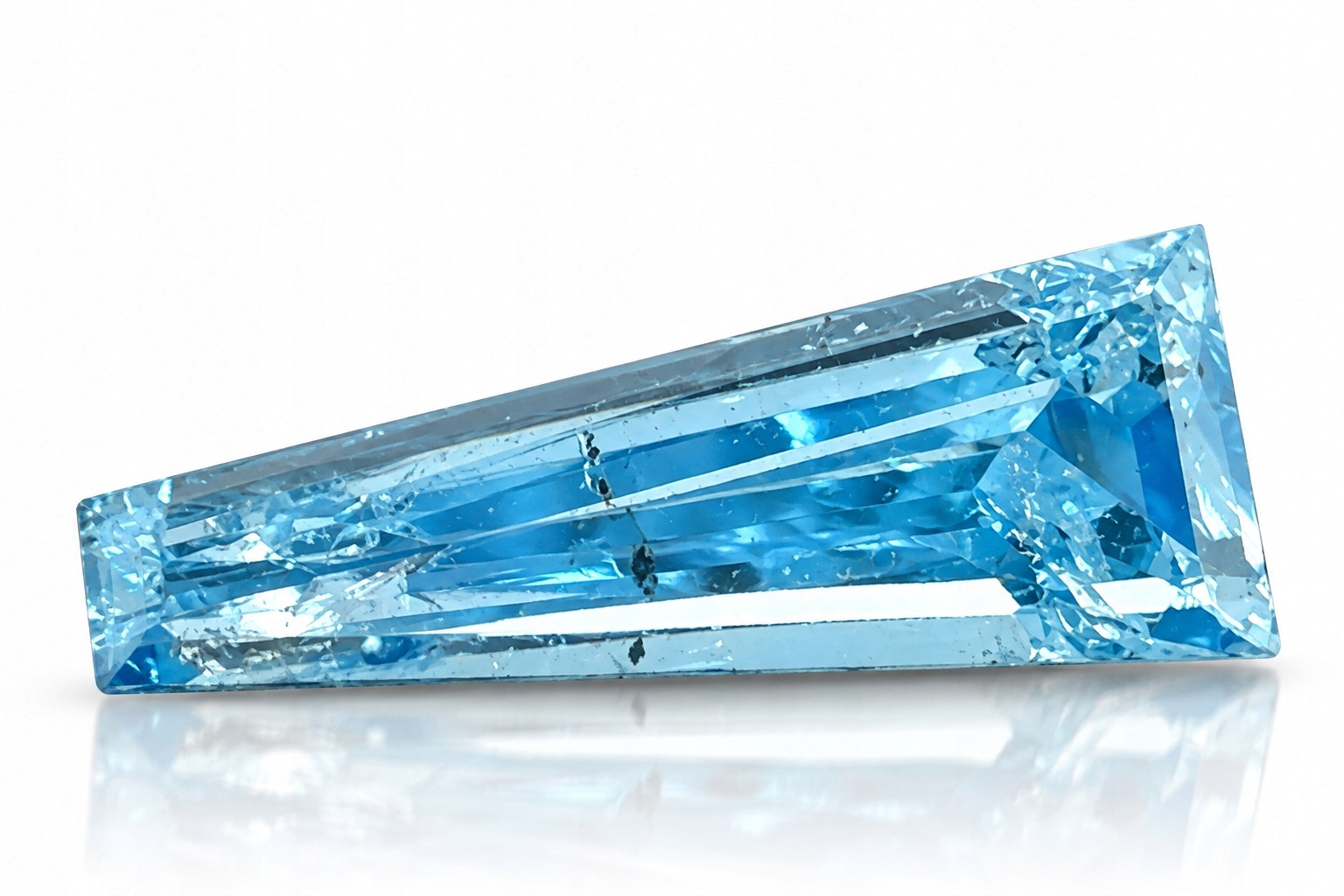 Přírodní diamant 0.03 ct modrá bageta certifikát Wbd