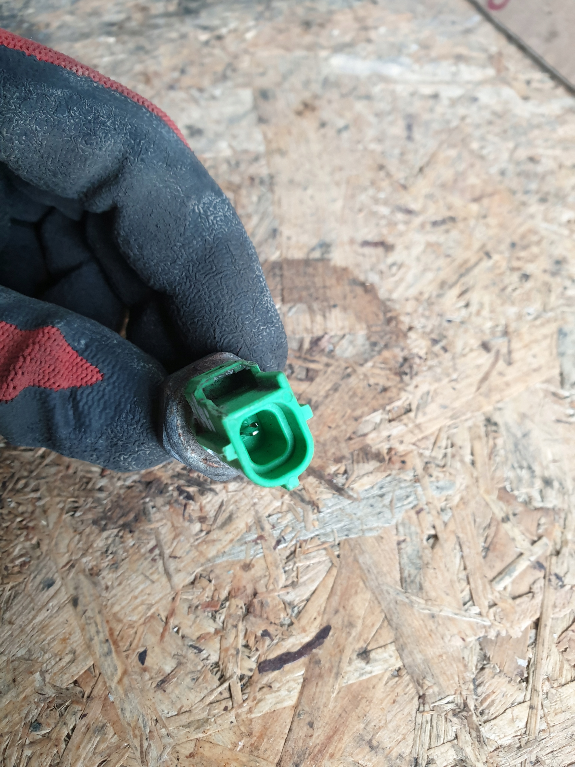 CZUJNIK TEMPERATURY WODY FORD FOCUS MK2 1,4 Typ samochodu Samochody osobowe