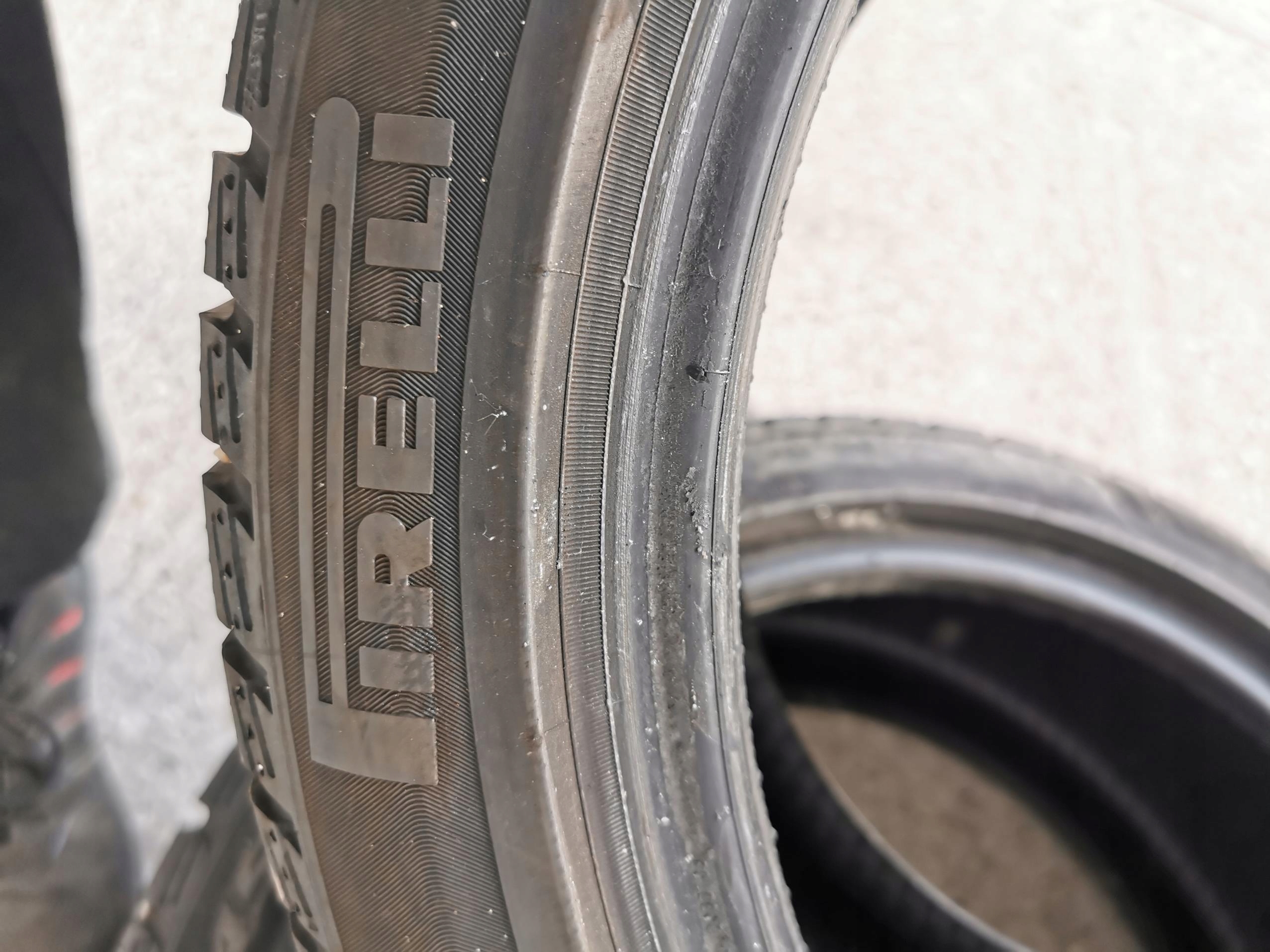 OPONY ZIMOWE PIRELLI 245/40 R18 97V M+S EXTRA LOAD Szerokość opony 245 mm