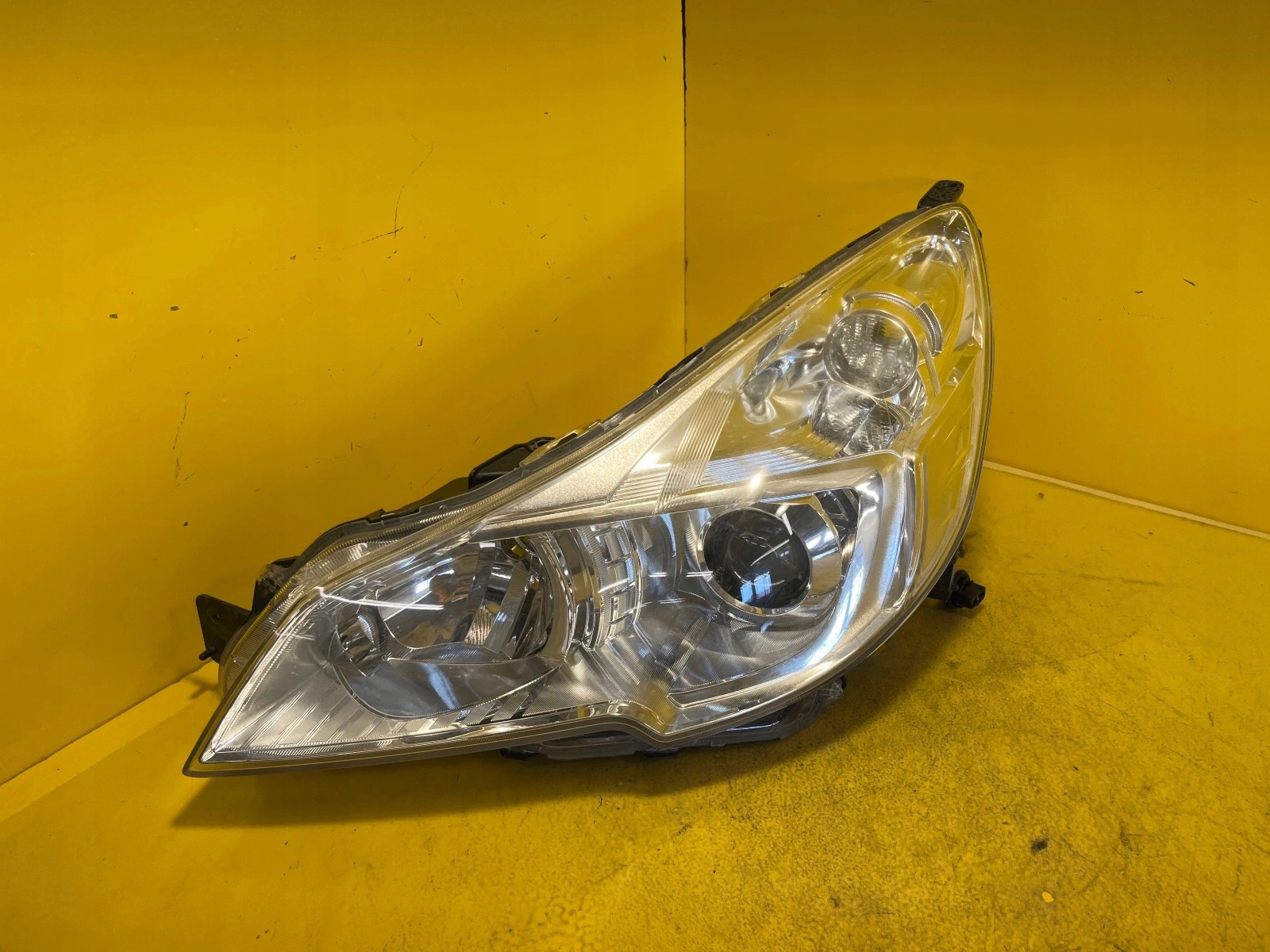 light left SUBARU LEGACY OUTBACK LIFT 12-14 XENON