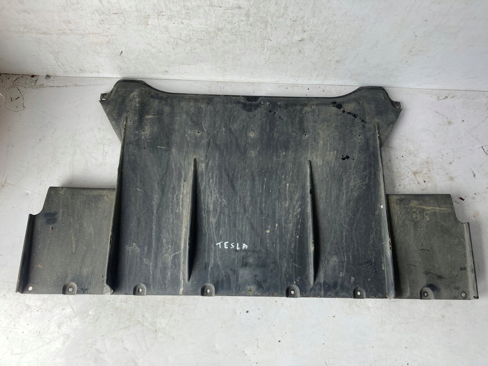 cover lower below engine rear part TESLA MODEL S 1057326-00
