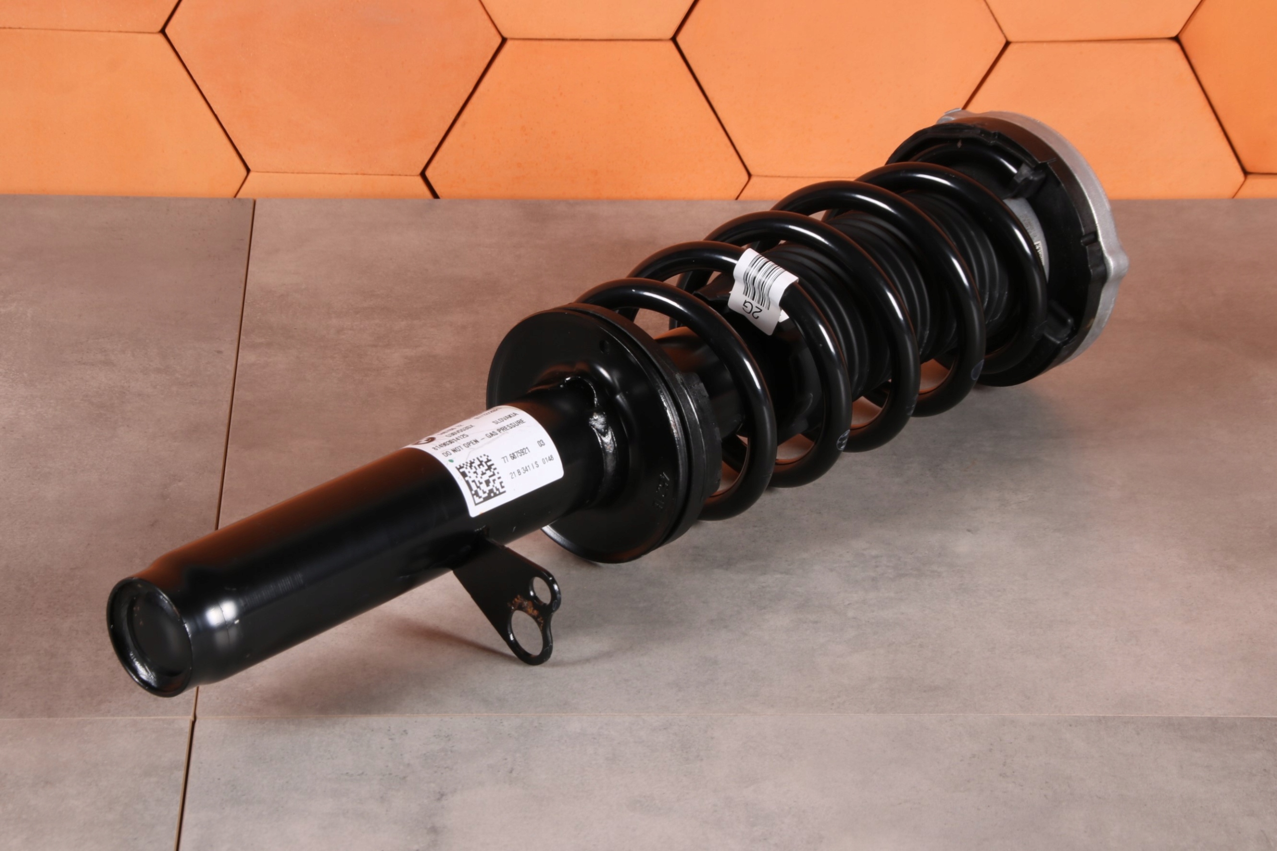BMW 5 G30 G30 LCI shock absorber left front front XDRIVE 6875921 28 km !!!