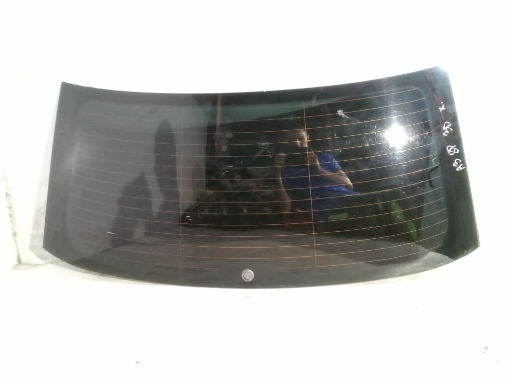 Audi A3 8P 3D window z of the rear bonnet