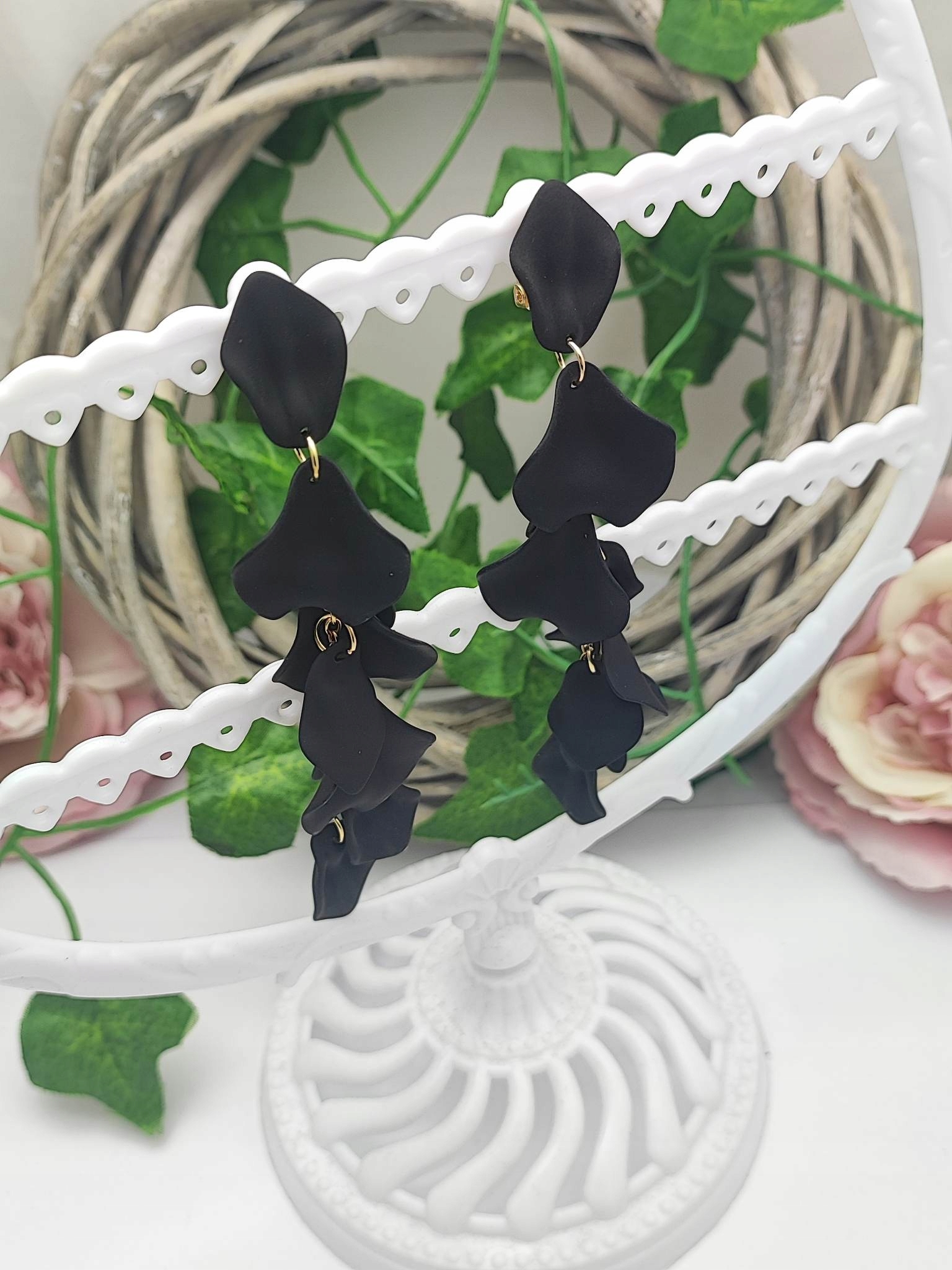 Klipsy akrylowe długie wiszące czarne boho c105 Marka Inna marka