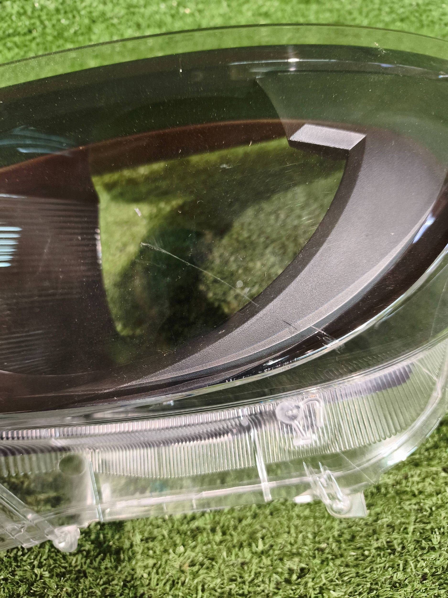 lamp lens REFLEKTORA left front TOYOTA YARIS IV 20- NR.R1502