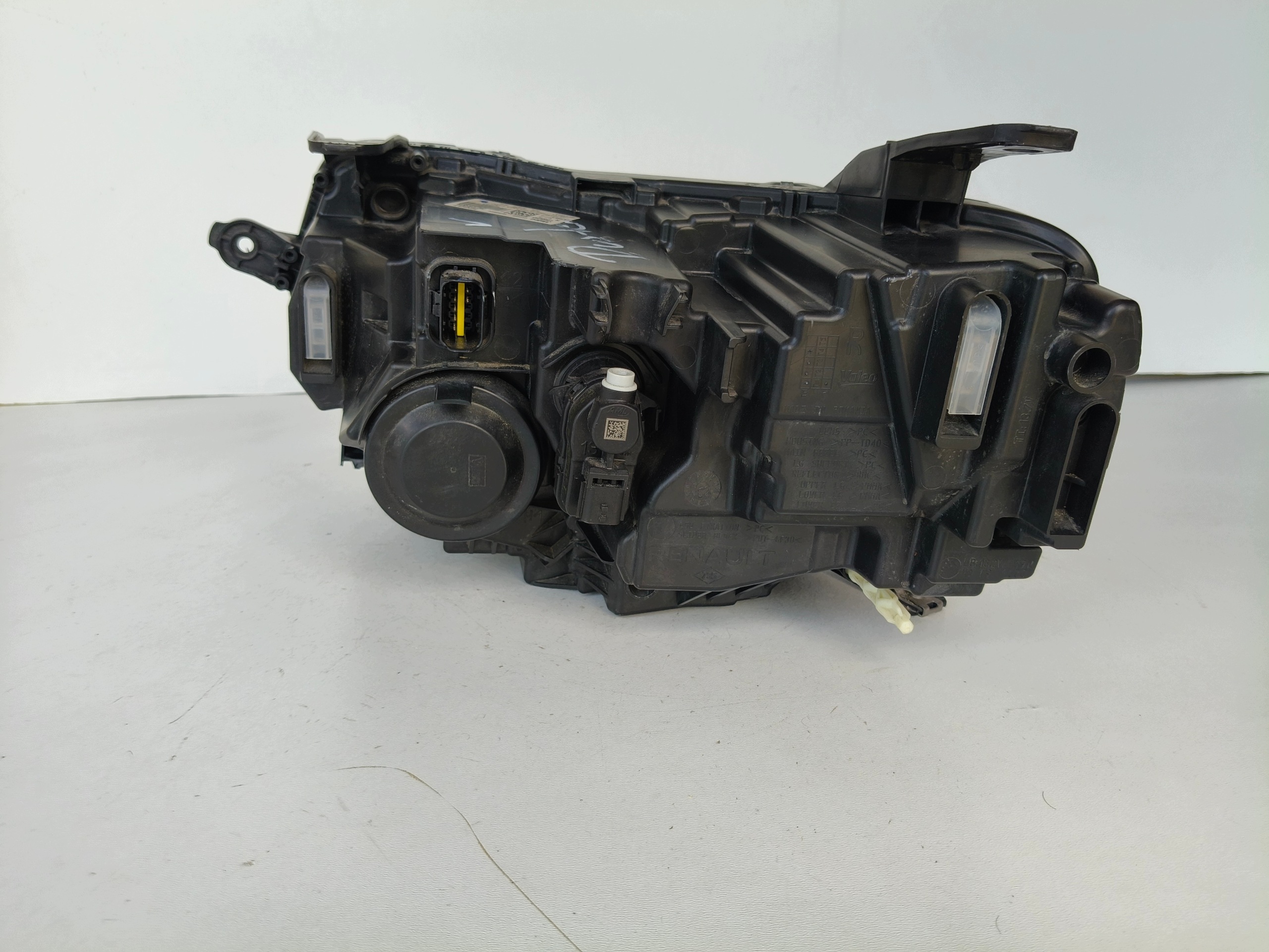 light right REFLEKTOR DACIA DUSTER II LIFT FULL LED