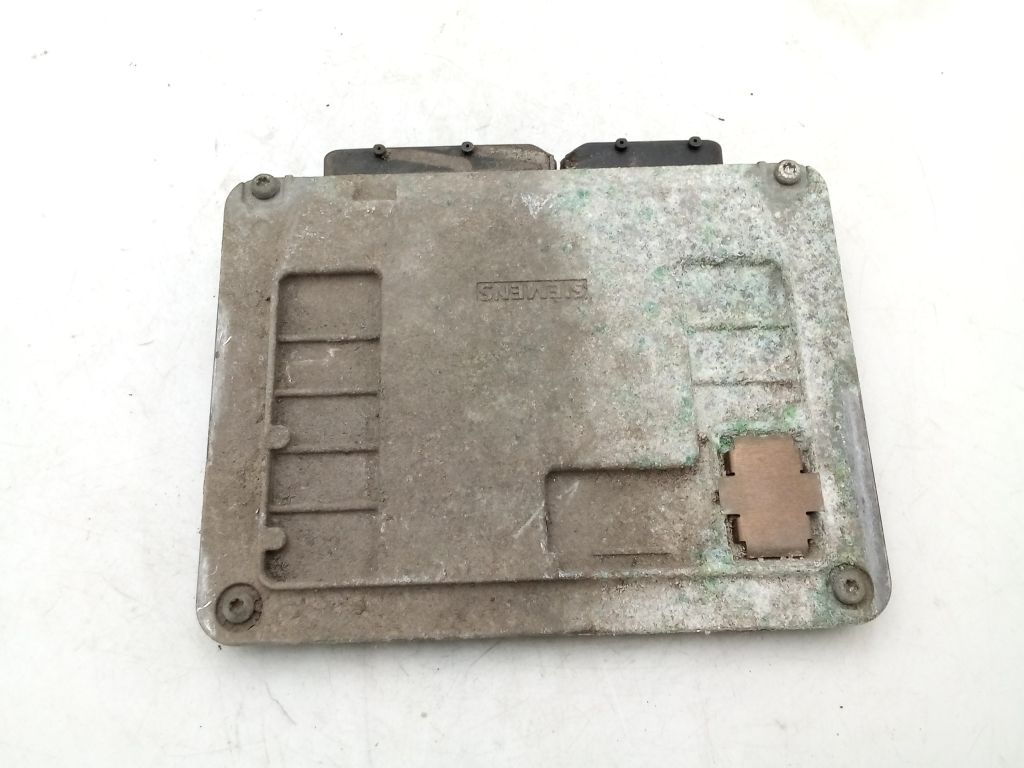 Audi A3 8P computer control unit of the engine 06A906033DS