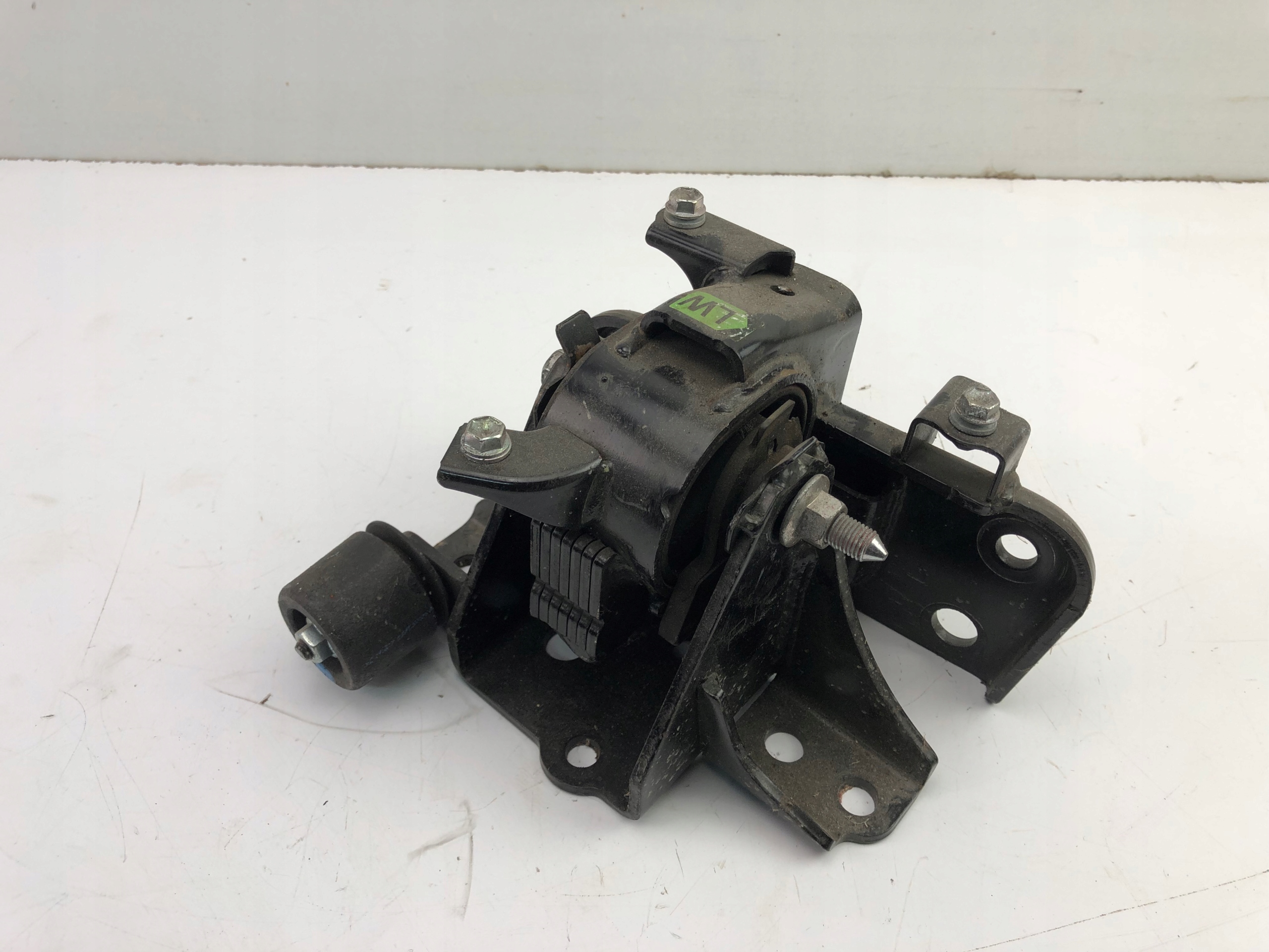 TOYOTA AVENSIS T-29 2.0 D ЛАПА ПОДУШКА ДВИГАТЕЛЯ LW