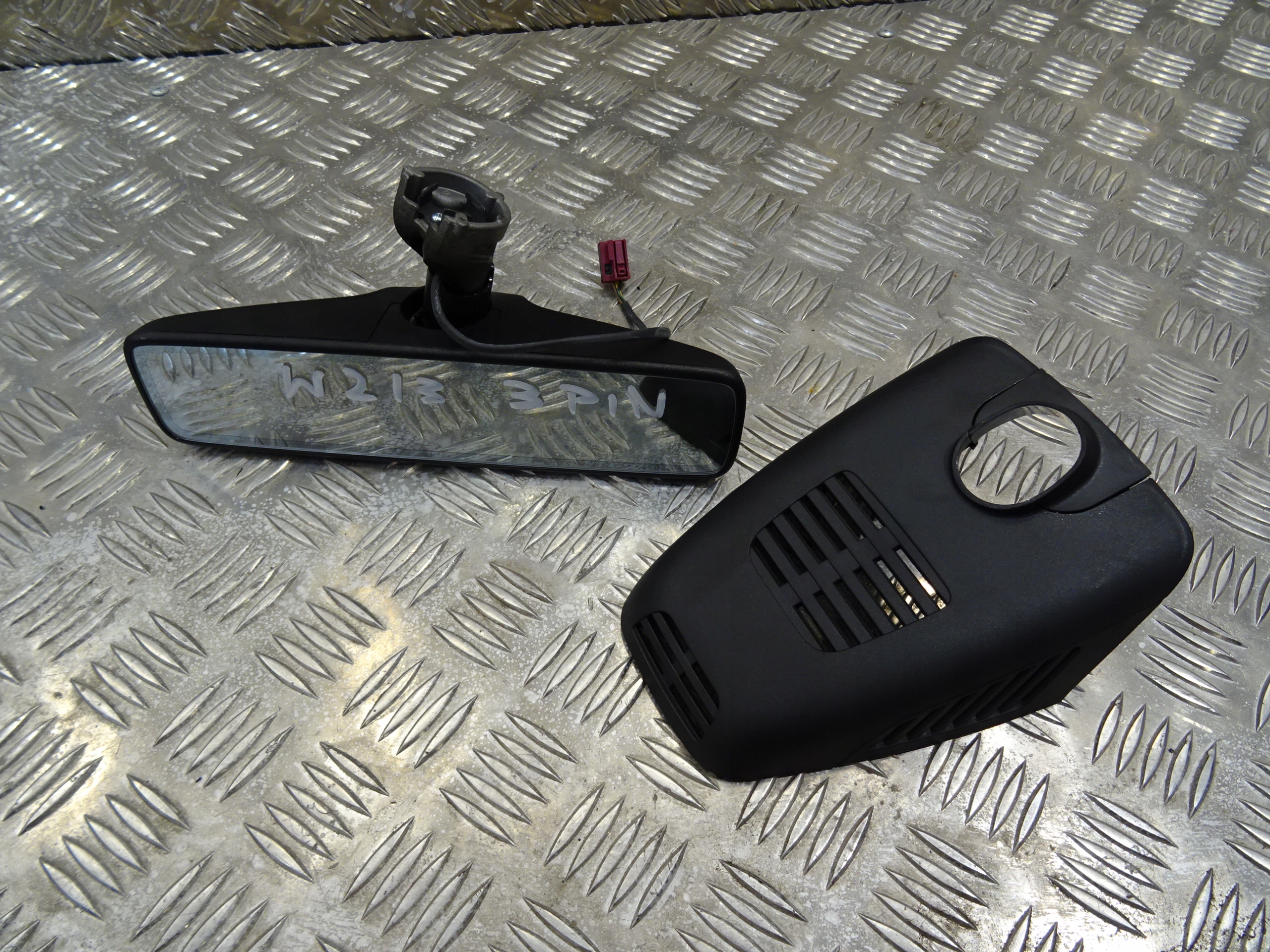 A2058210300 - MERCEDES W213 зеркало заднего вида A2138109900 3 PIN