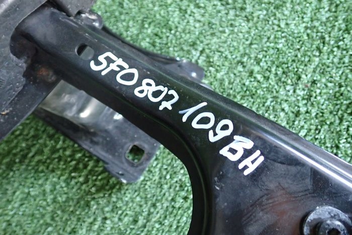 SEAT LEON III LIFT 17- bumper support front front below radar