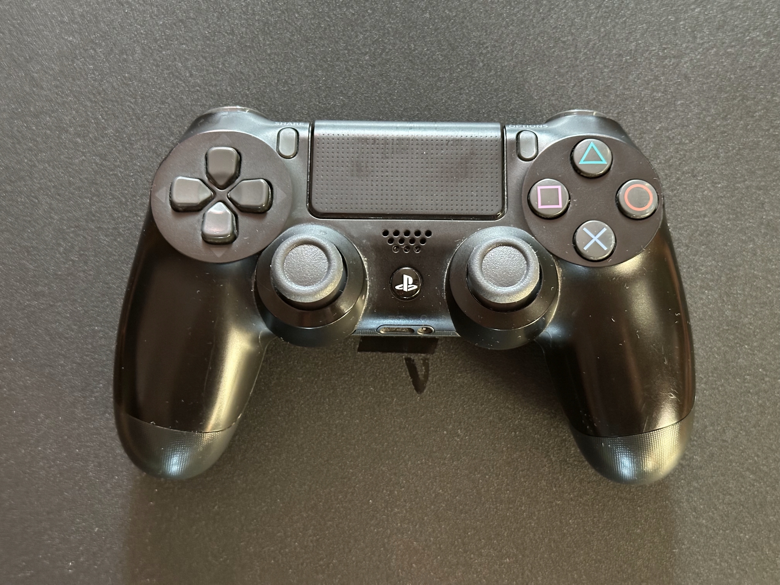 KONSOLA PS4 SLIM 500GB + PAD Wersja PlayStation 4 slim