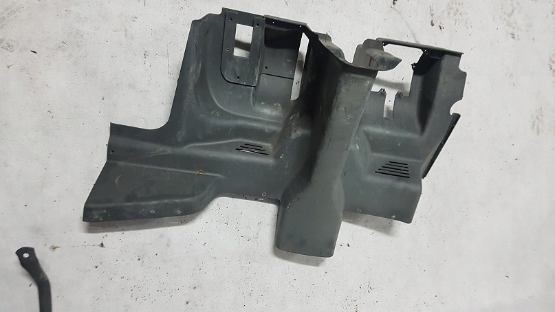 КРЫШКА РУЛЕВОЙ ТЯГИ КОНСОЛЬ MAN TGA