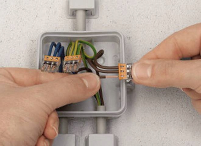 WAGO SZYBKOZŁĄCZKA NA DRUT 8x2,5 2273-208 10szt EAN (GTIN) 5905954917037