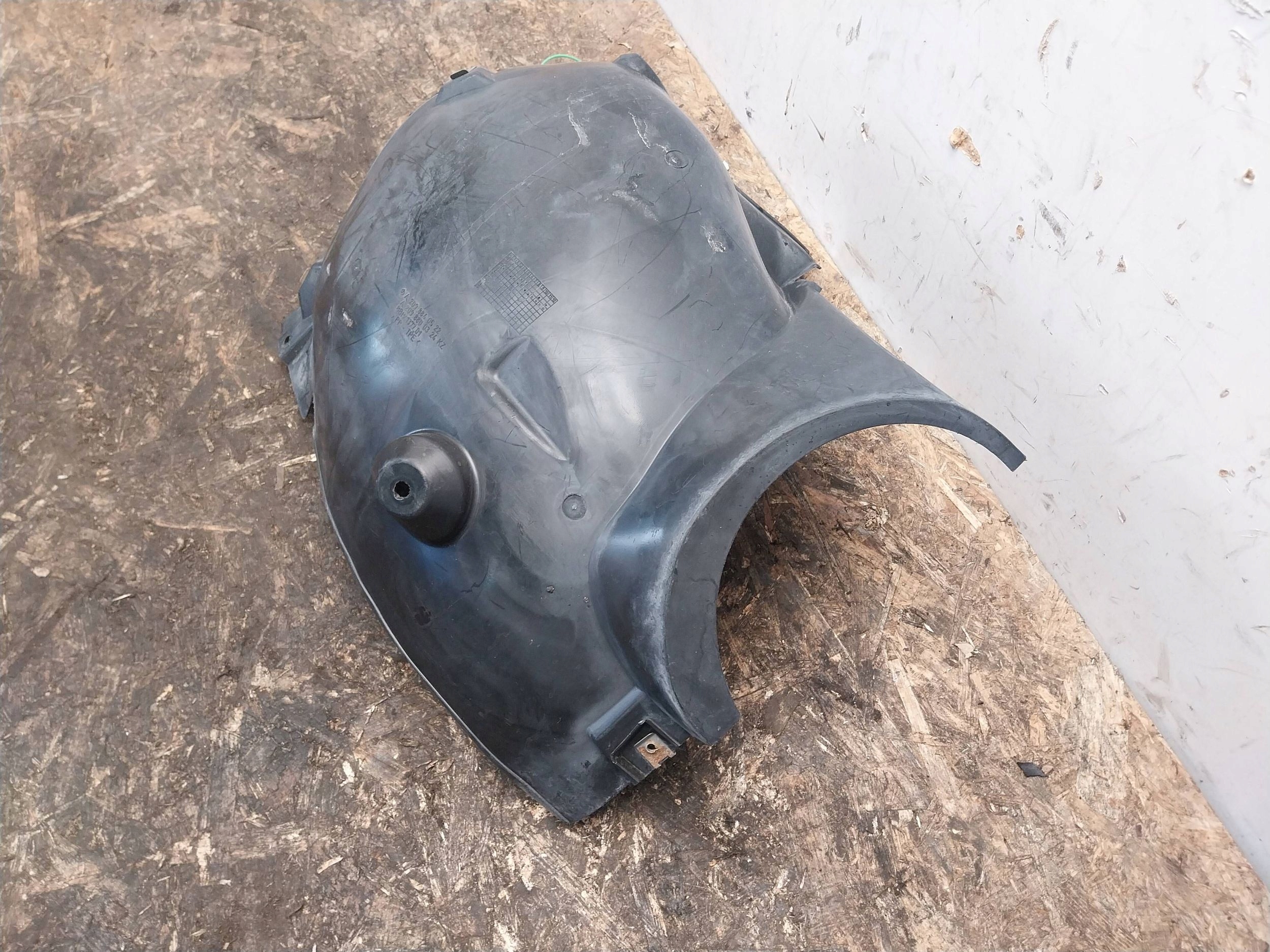 mudguard left front front part A2098840522 MERCEDES CLK W209 LIFT