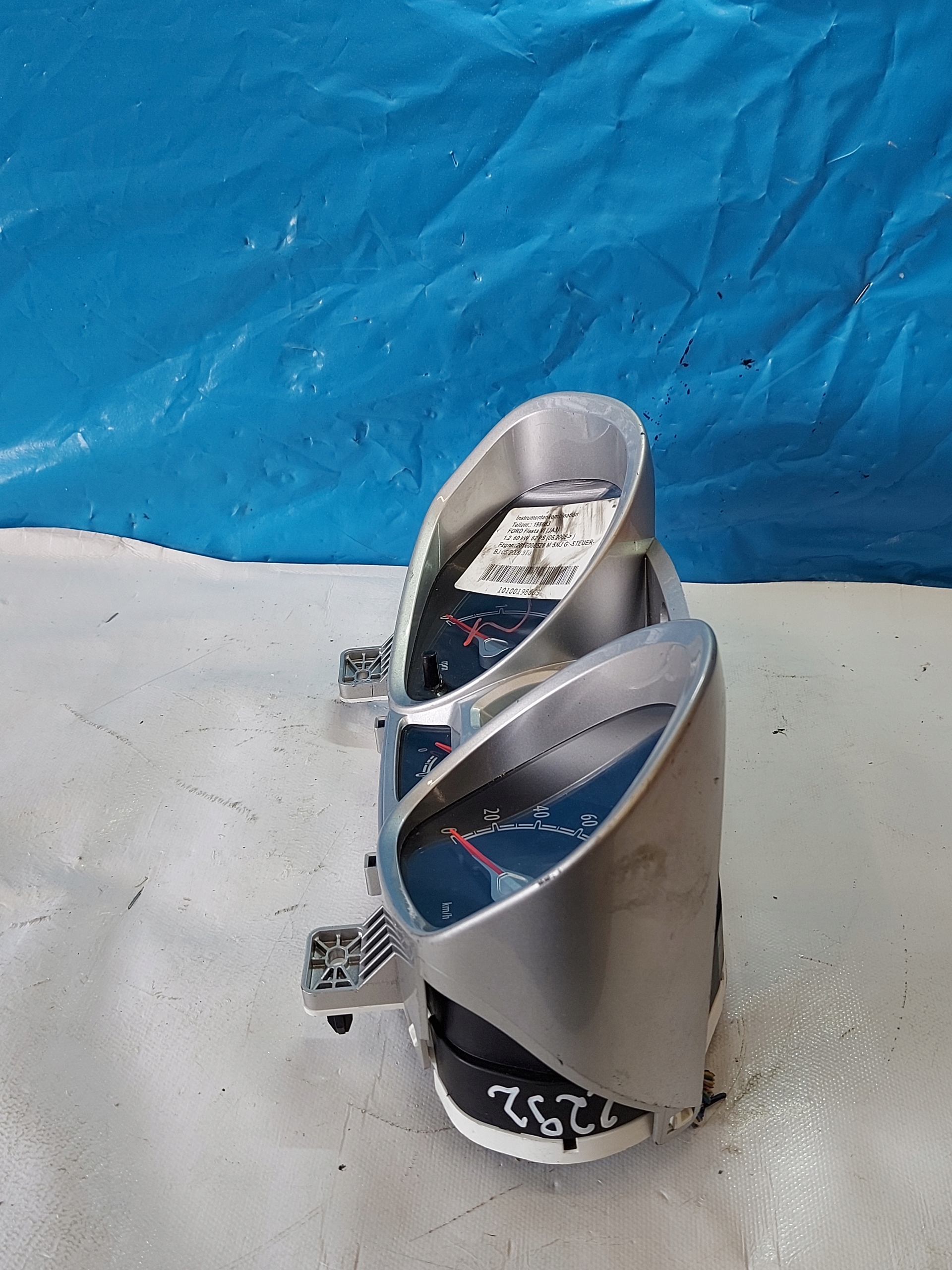 dials clock FIESTA MK 7 1.2 B 8A5T049EF