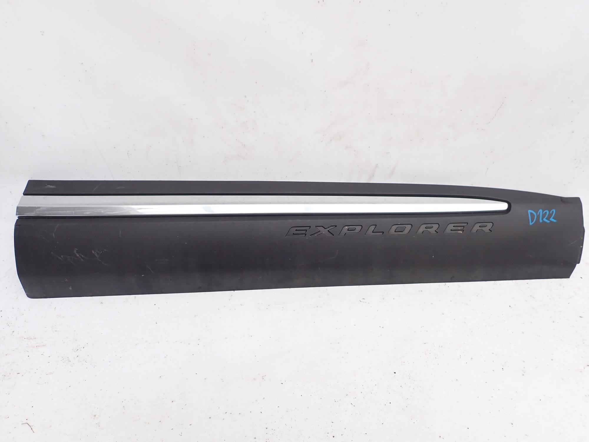 FORD EXPLORER VI 6 19-> cap moulding door right front