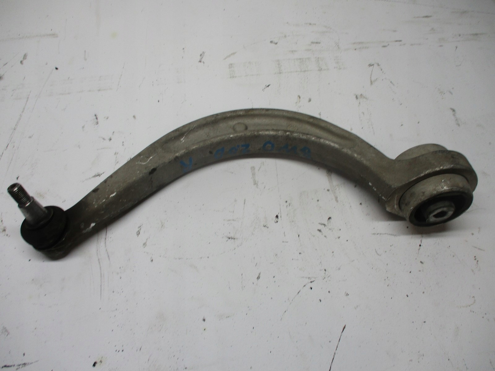 arm right left front AUDI A4 8W0 2,0TDI